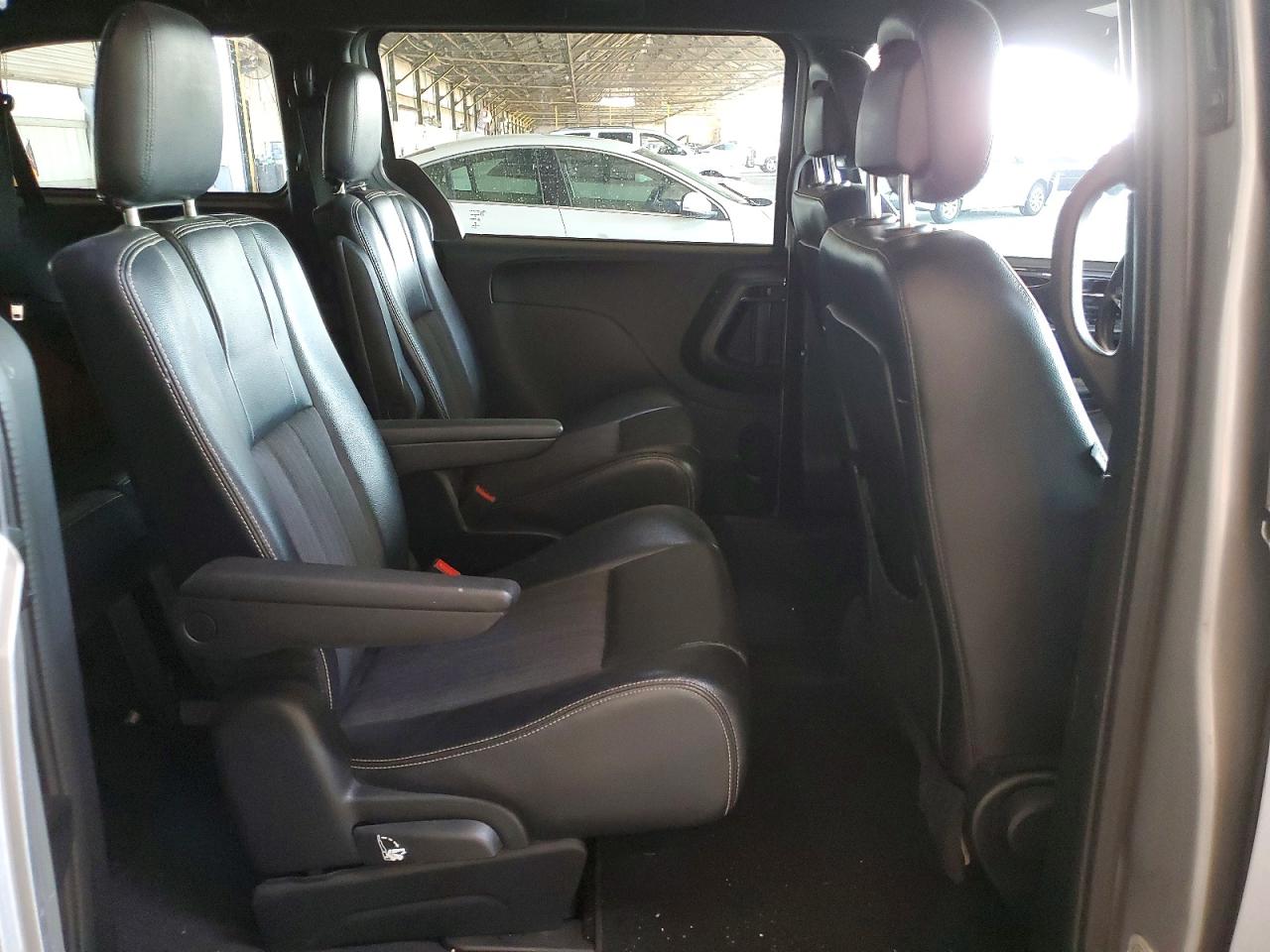 2014 Chrysler Town & Country S Silver vin: 2C4RC1HG8ER174563