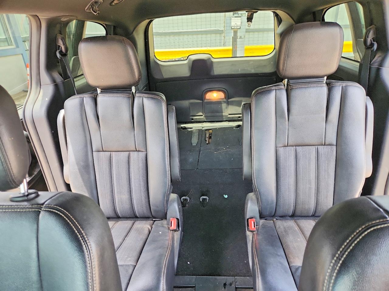 2014 Chrysler Town & Country S Blue vin: 2C4RC1HG8ER258835