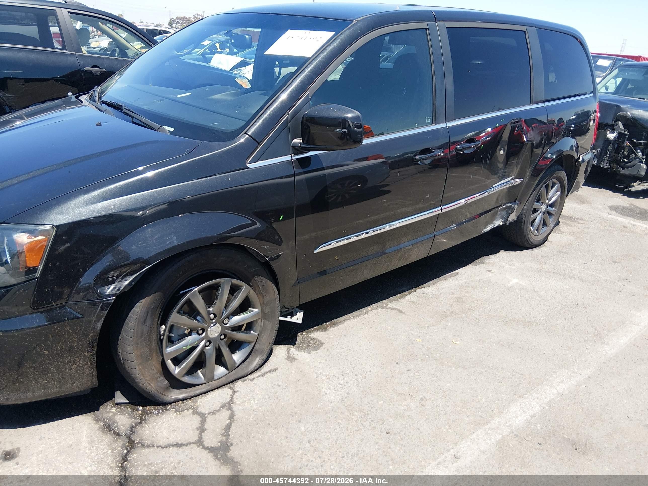 2015 Chrysler Town & Country S Черный vin: 2C4RC1HG8FR638713