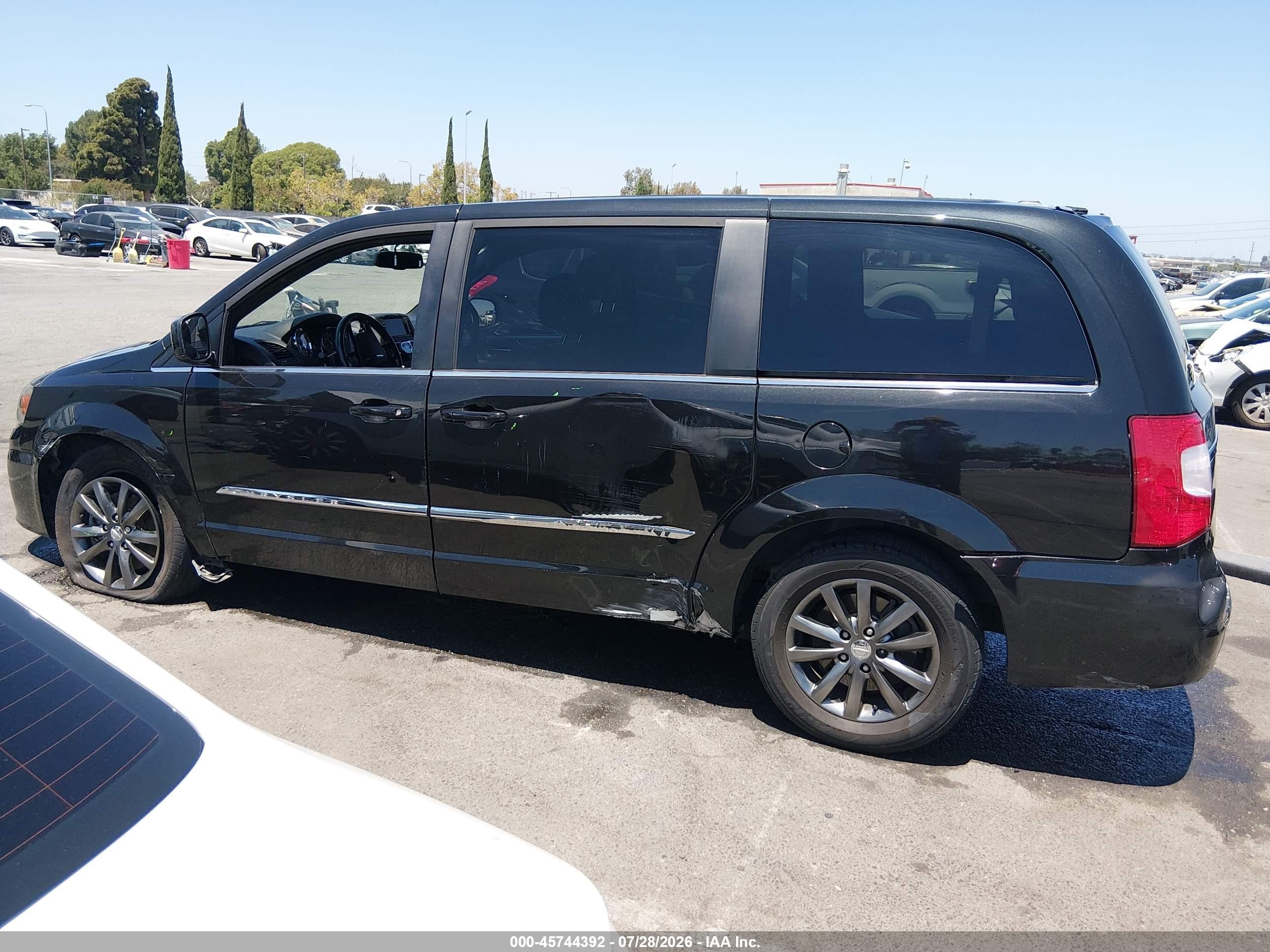 2015 Chrysler Town & Country S Черный vin: 2C4RC1HG8FR638713