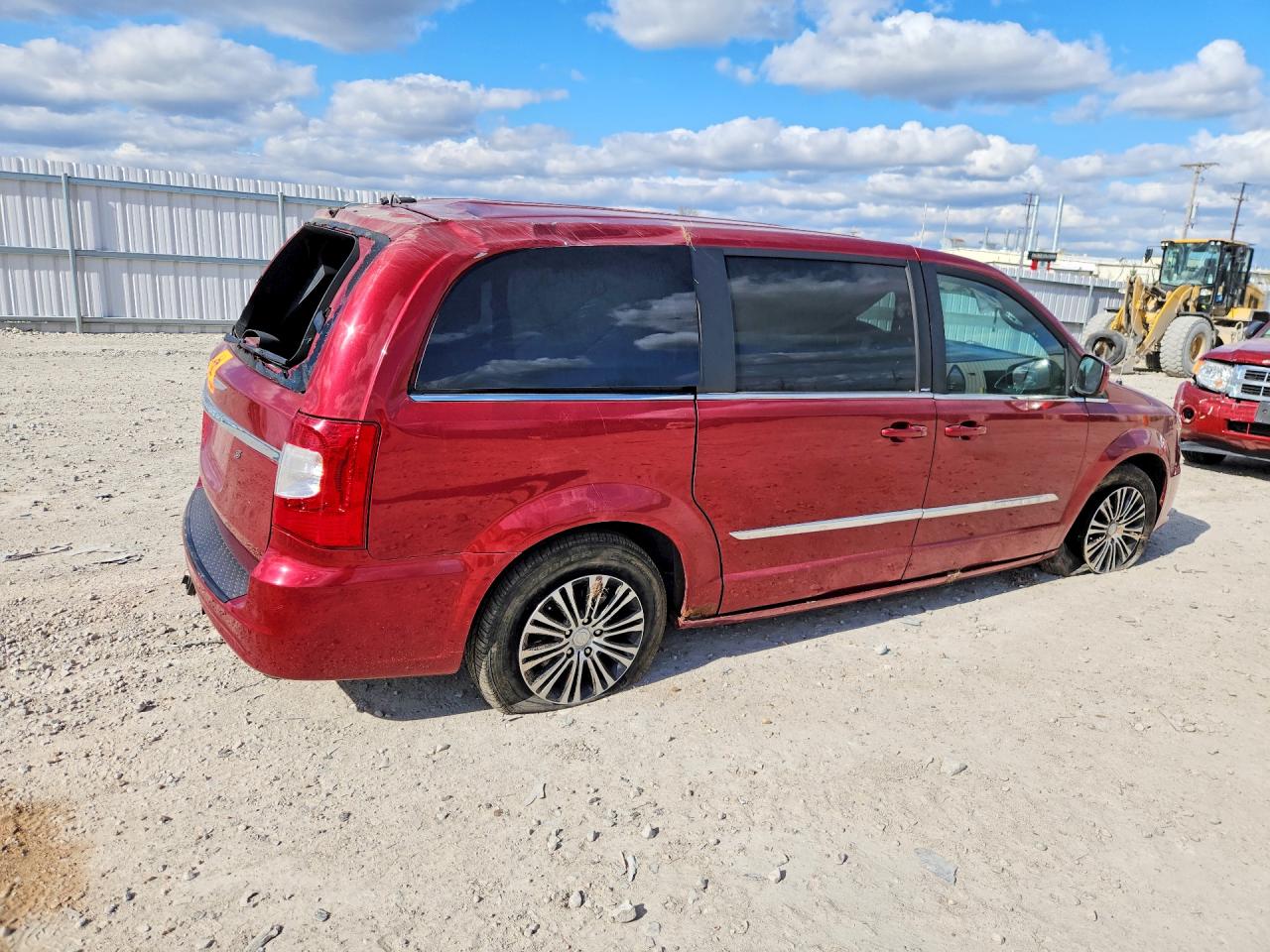 2014 Chrysler Town & Country S Red vin: 2C4RC1HG9ER201348