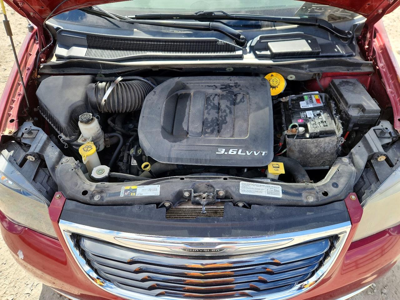 2014 Chrysler Town & Country S Red vin: 2C4RC1HG9ER201348