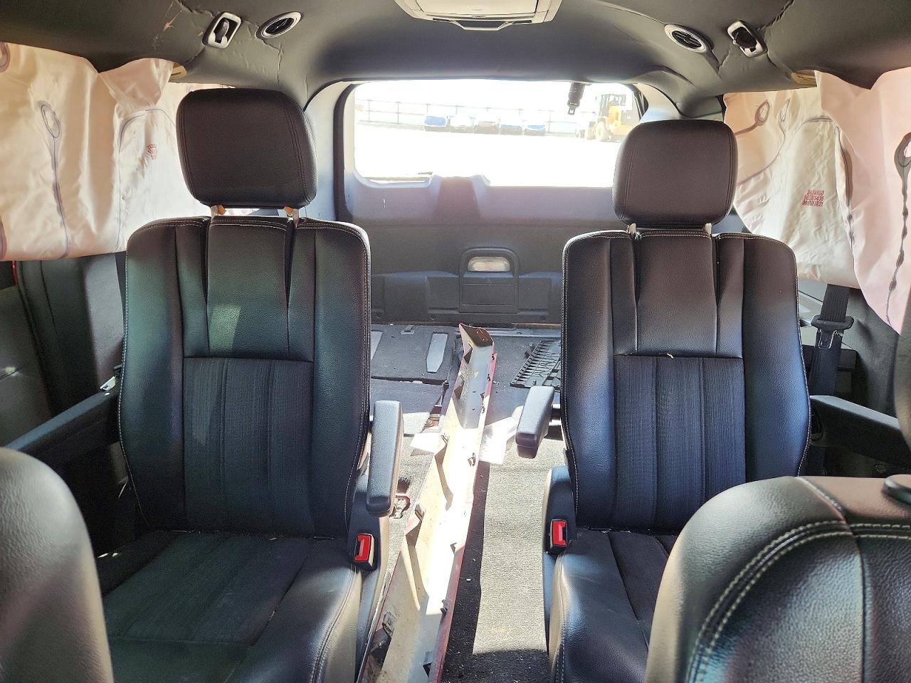 2014 Chrysler Town & Country S Red vin: 2C4RC1HG9ER201348