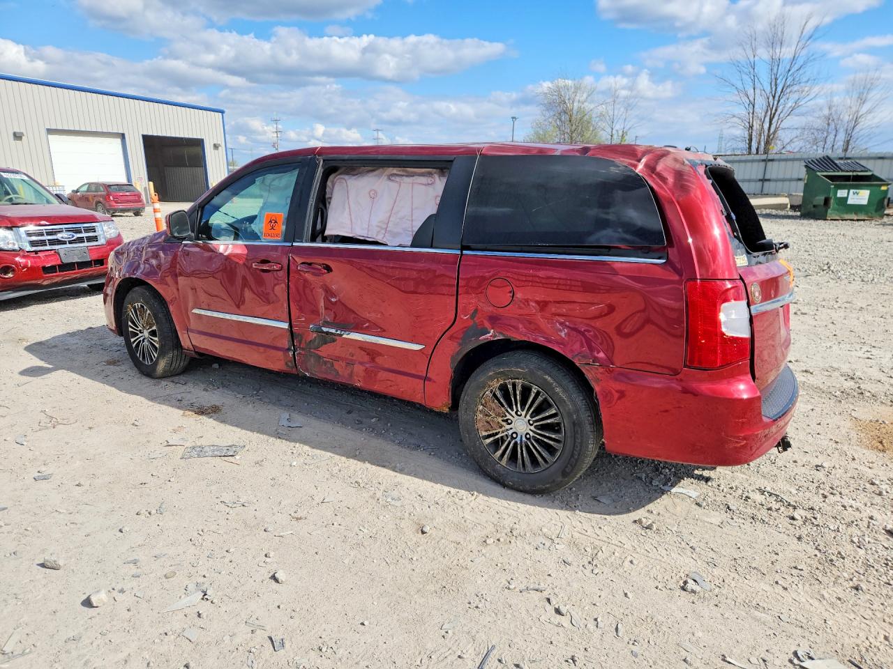 2014 Chrysler Town & Country S Red vin: 2C4RC1HG9ER201348