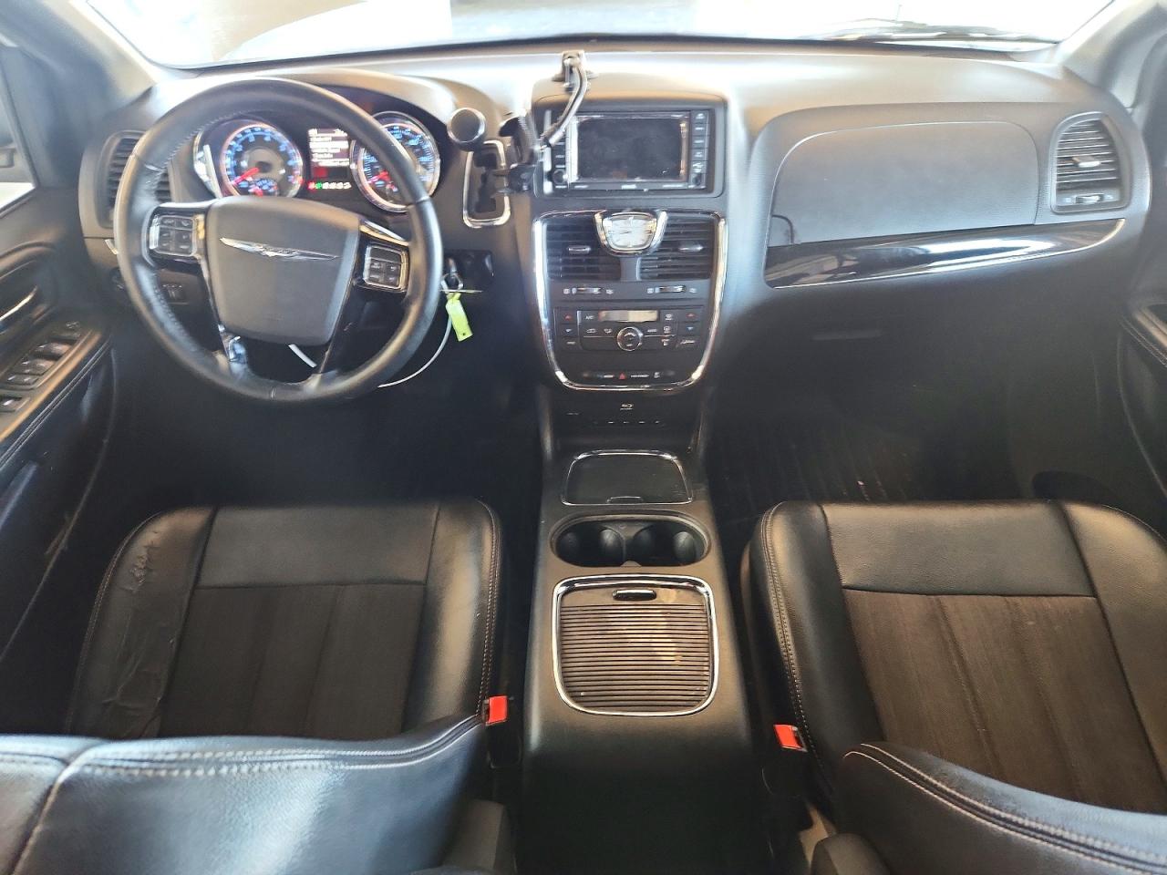 2015 Chrysler Town & Country S White vin: 2C4RC1HG9FR590932