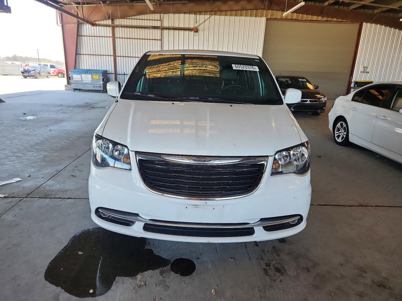 2015 Chrysler Town & Country S White vin: 2C4RC1HG9FR590932