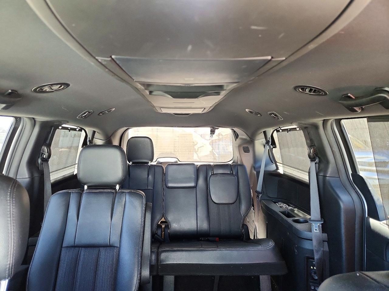 2015 Chrysler Town & Country S Silver vin: 2C4RC1HG9FR699942