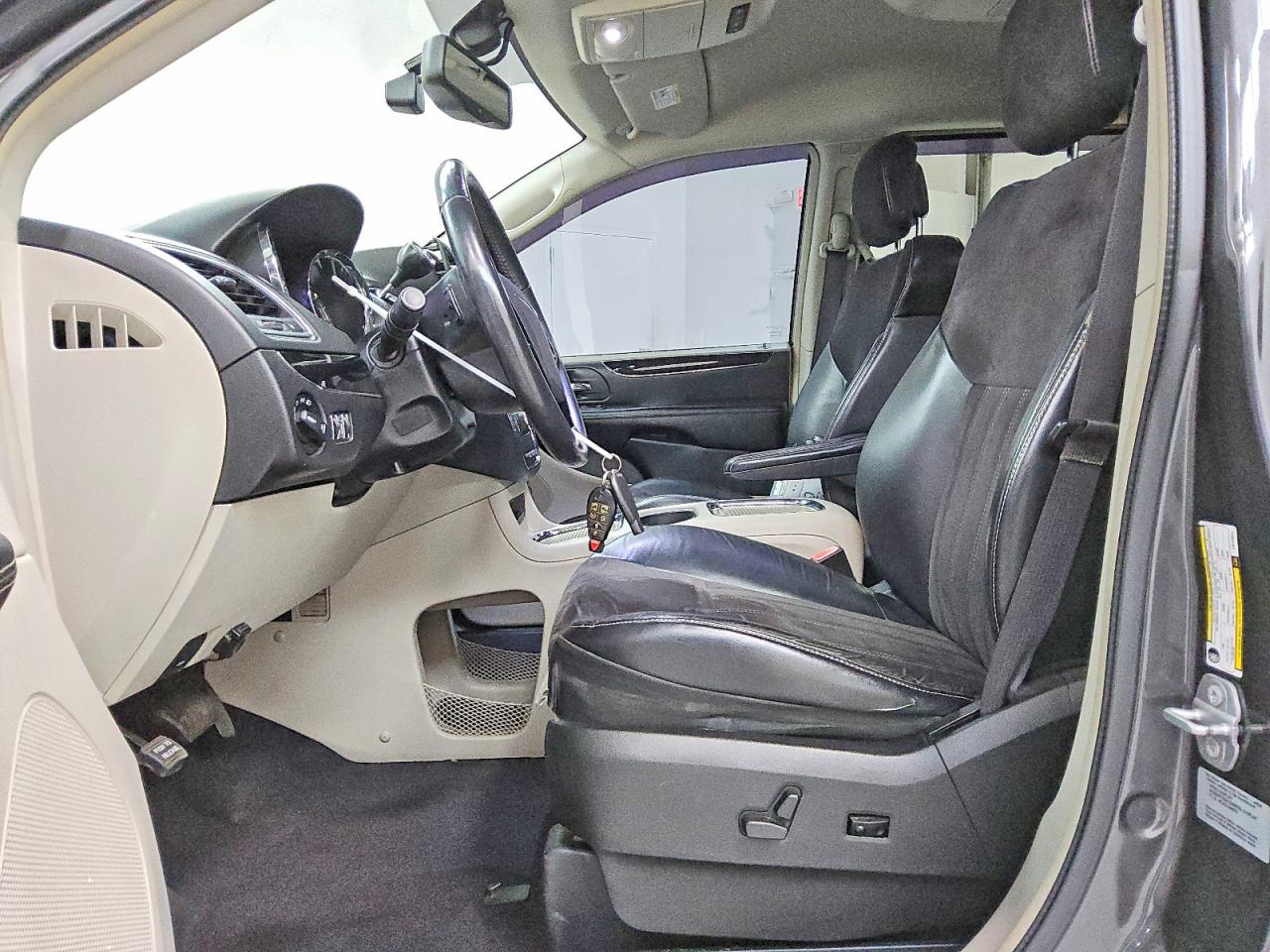 2015 Chrysler Town & Country Limited Gray vin: 2C4RC1JG0FR742221