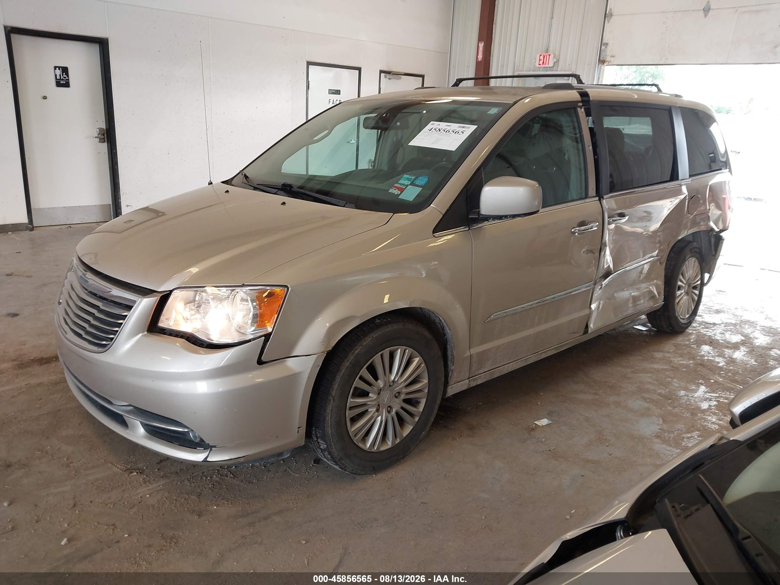 2015 Chrysler Town & Country Premium Gold vin: 2C4RC1JG9FR738975
