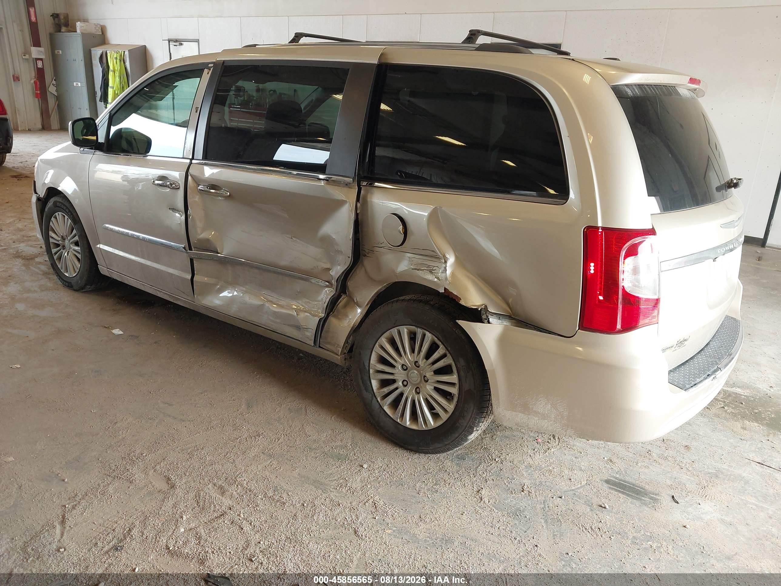 2015 Chrysler Town & Country Premium Gold vin: 2C4RC1JG9FR738975