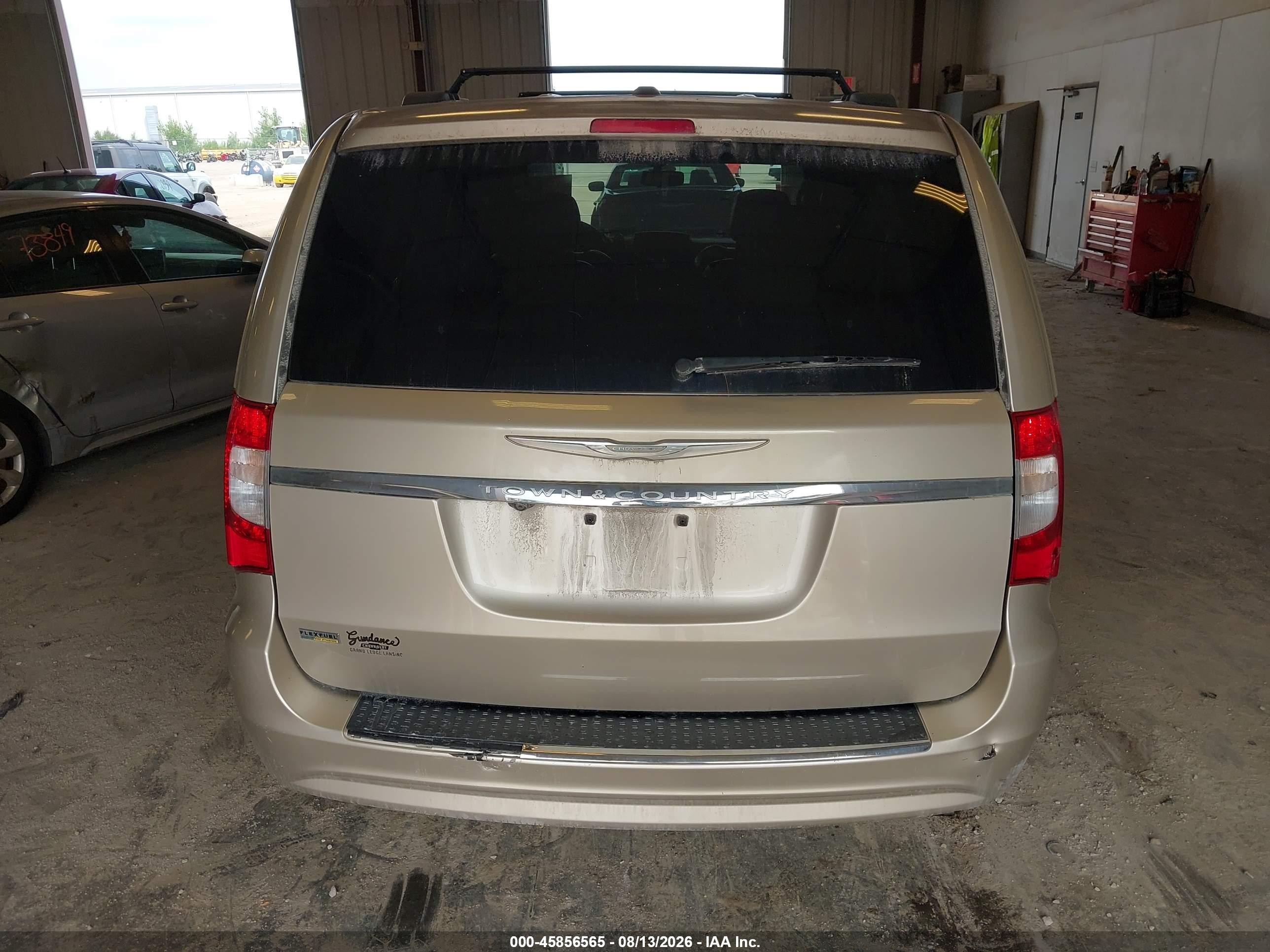 2015 Chrysler Town & Country Premium Gold vin: 2C4RC1JG9FR738975