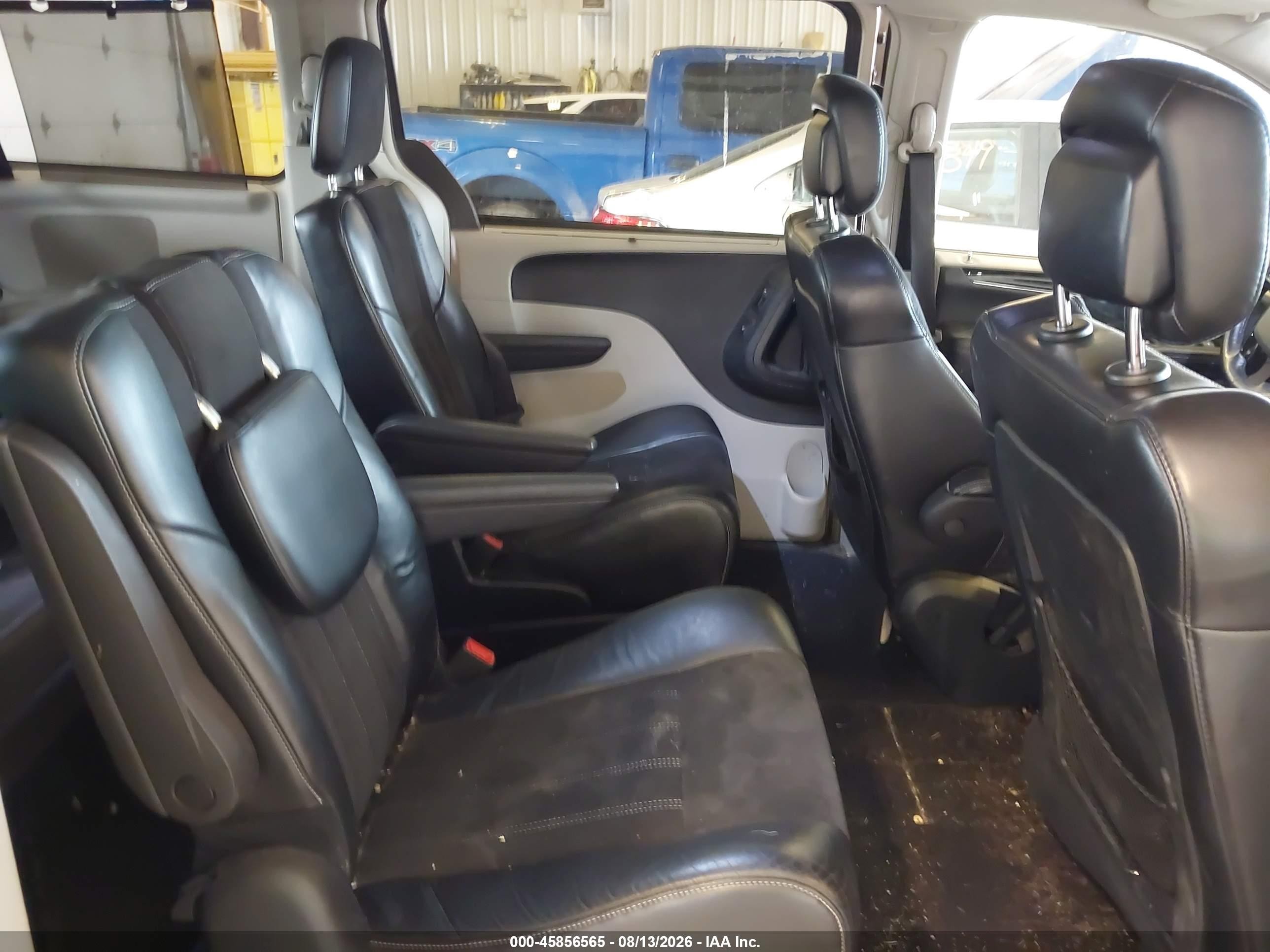 2015 Chrysler Town & Country Premium Gold vin: 2C4RC1JG9FR738975