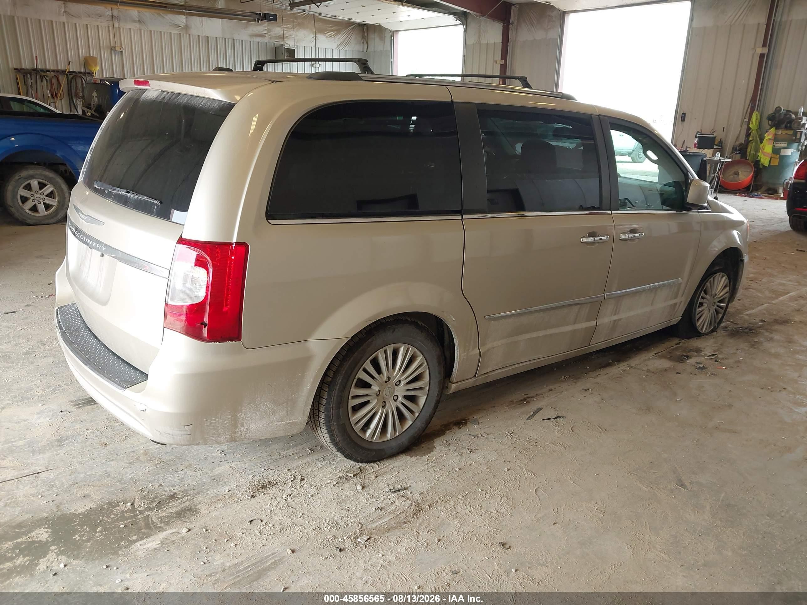 2015 Chrysler Town & Country Premium Gold vin: 2C4RC1JG9FR738975