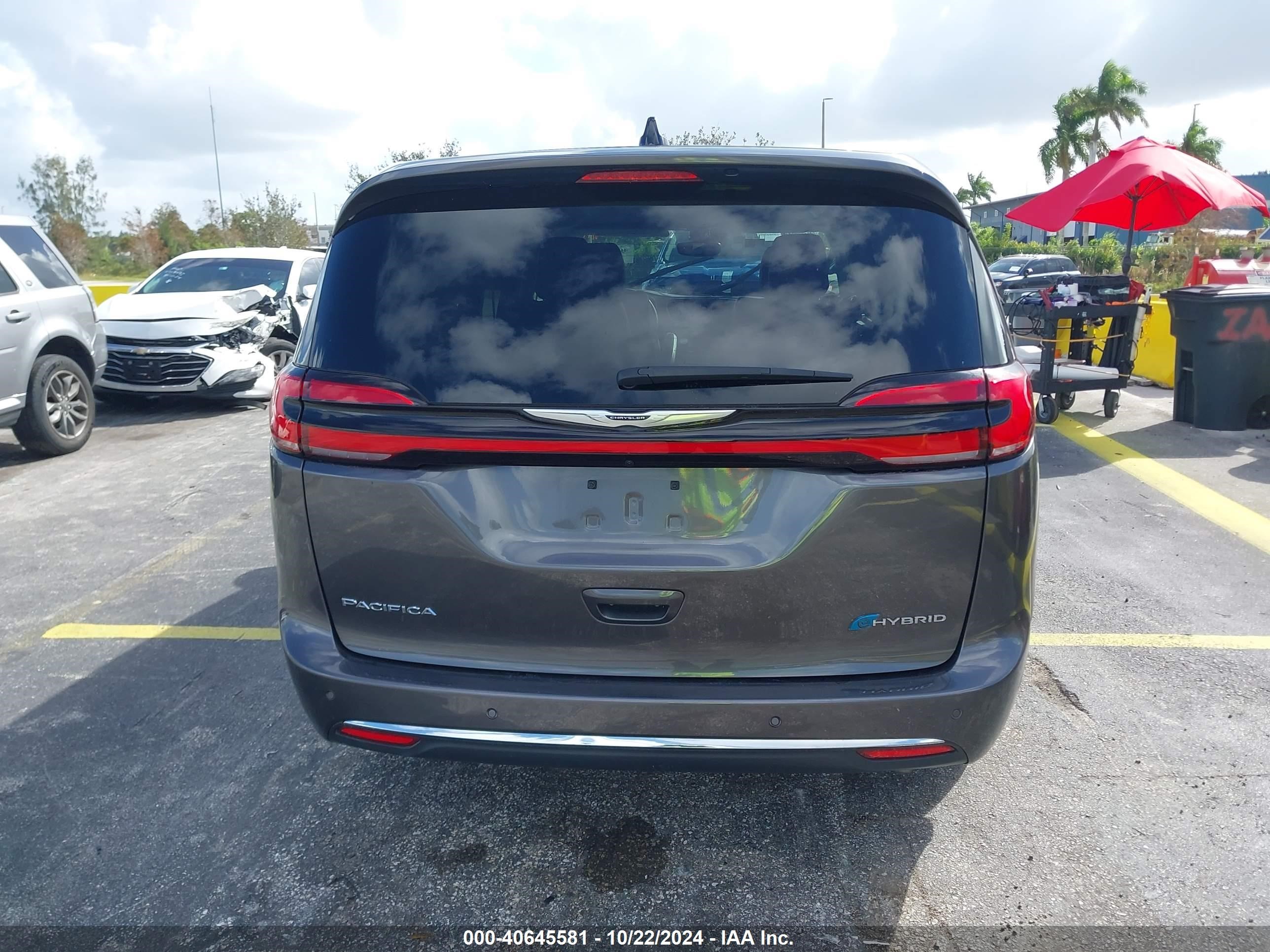 2023 Chrysler Pacifica Hybrid Touring L Gray vin: 2C4RC1L70PR559027