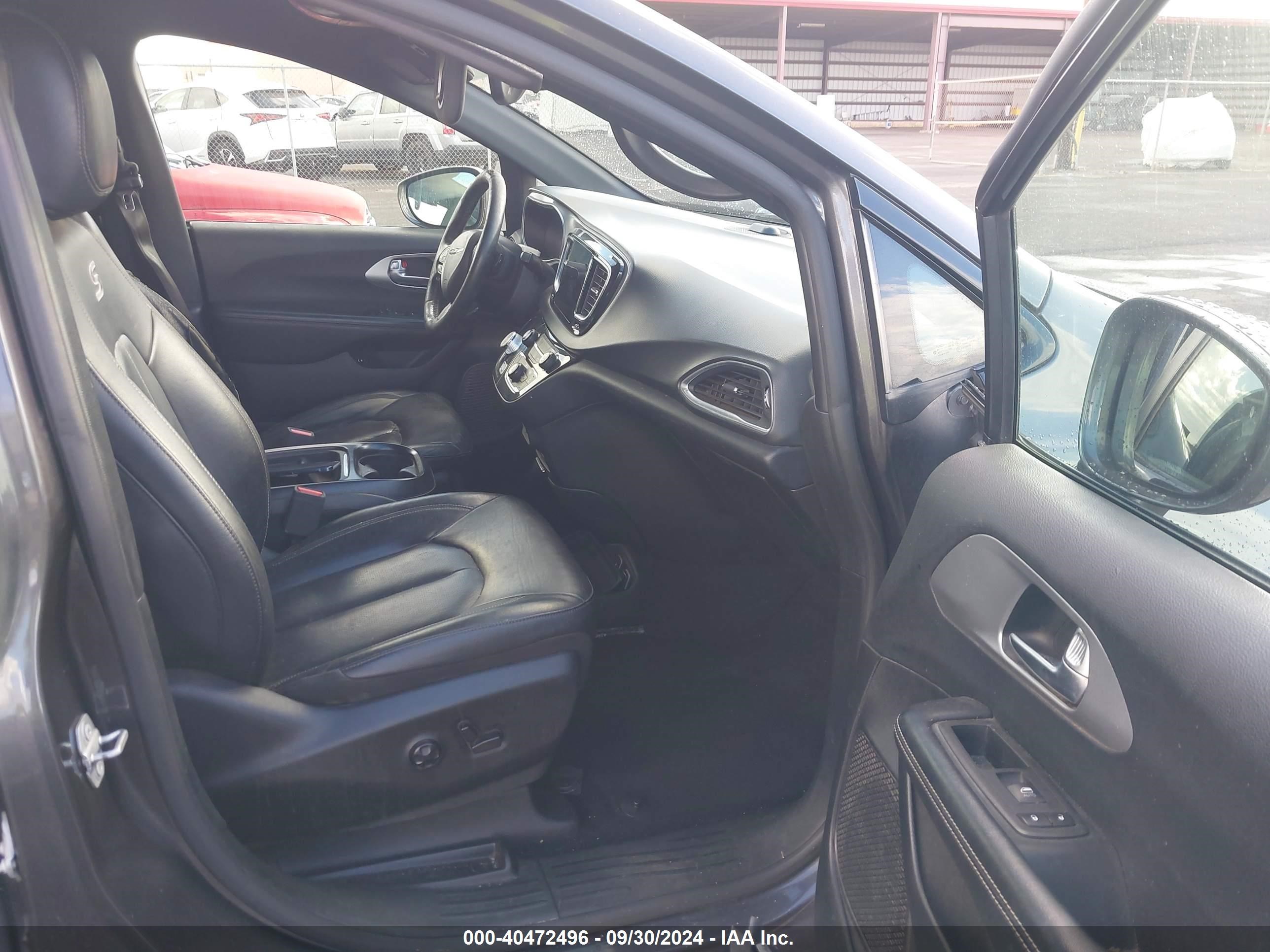 2019 Chrysler Pacifica Hybrid Touring L Gray vin: 2C4RC1L77KR584743