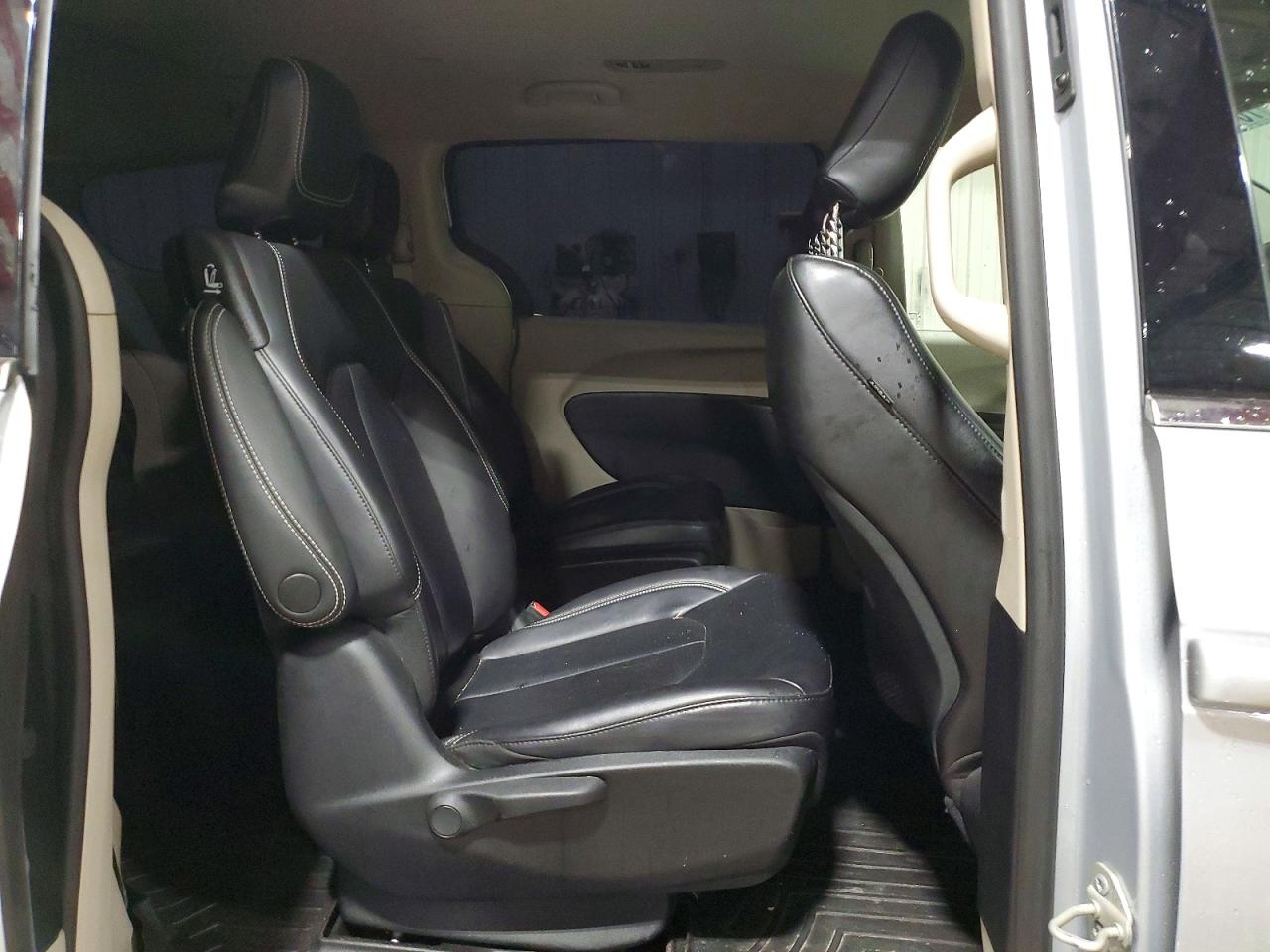2023 Chrysler Pacifica Hybrid Touring L Silver vin: 2C4RC1L77PR527403