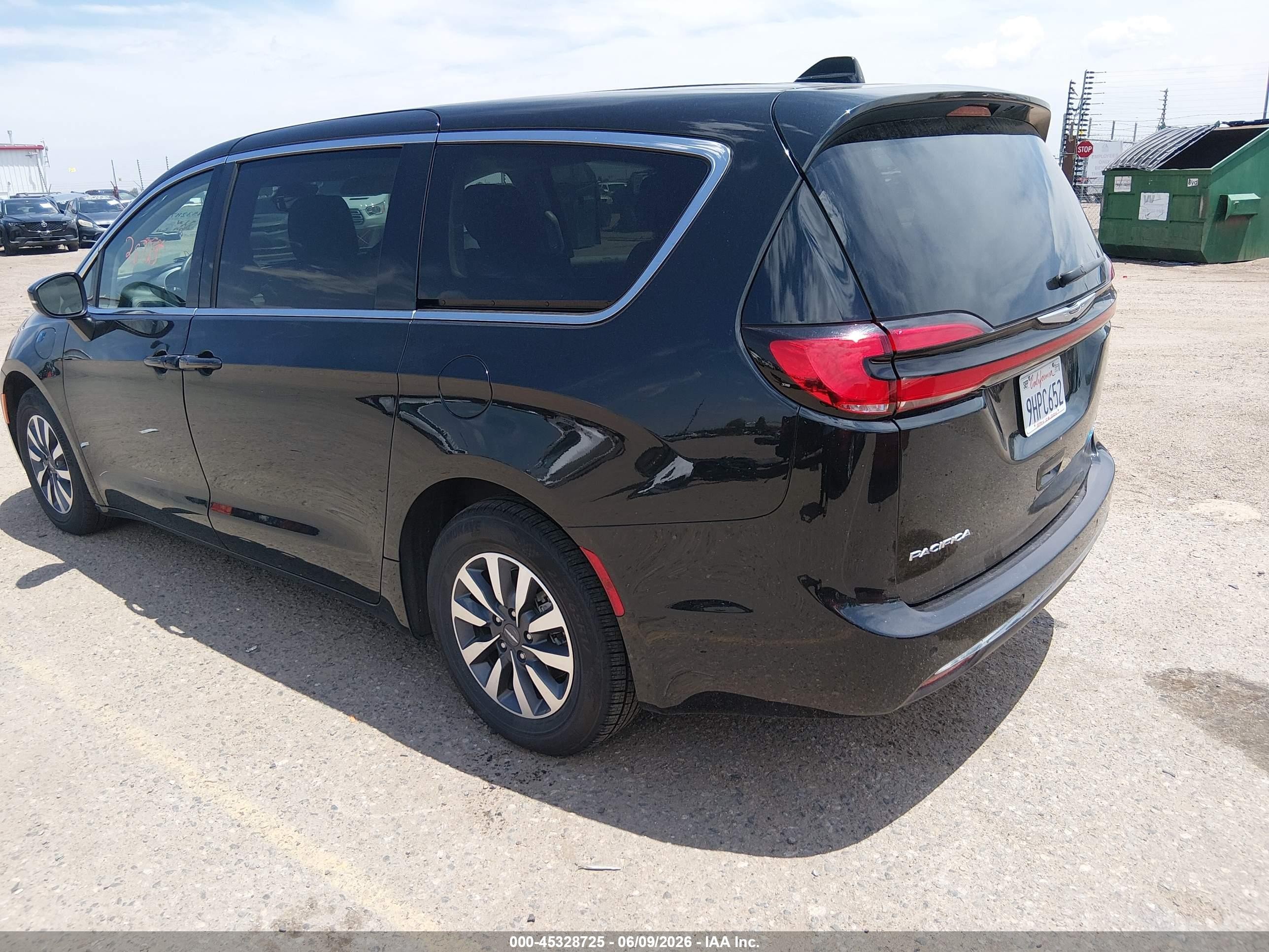 2023 Chrysler Pacifica Hybrid Touring L Black vin: 2C4RC1L7XPR626054
