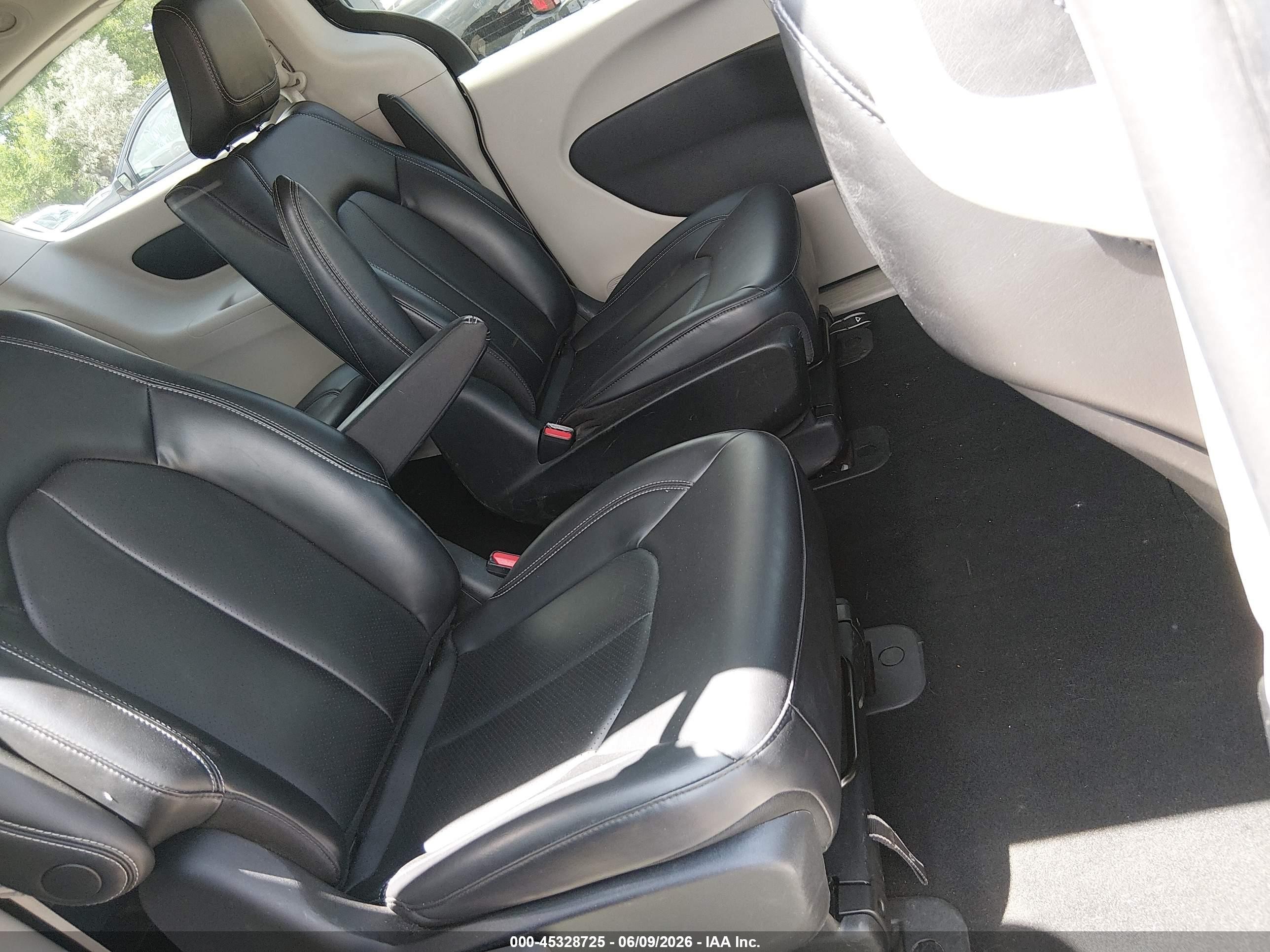 2023 Chrysler Pacifica Hybrid Touring L Black vin: 2C4RC1L7XPR626054