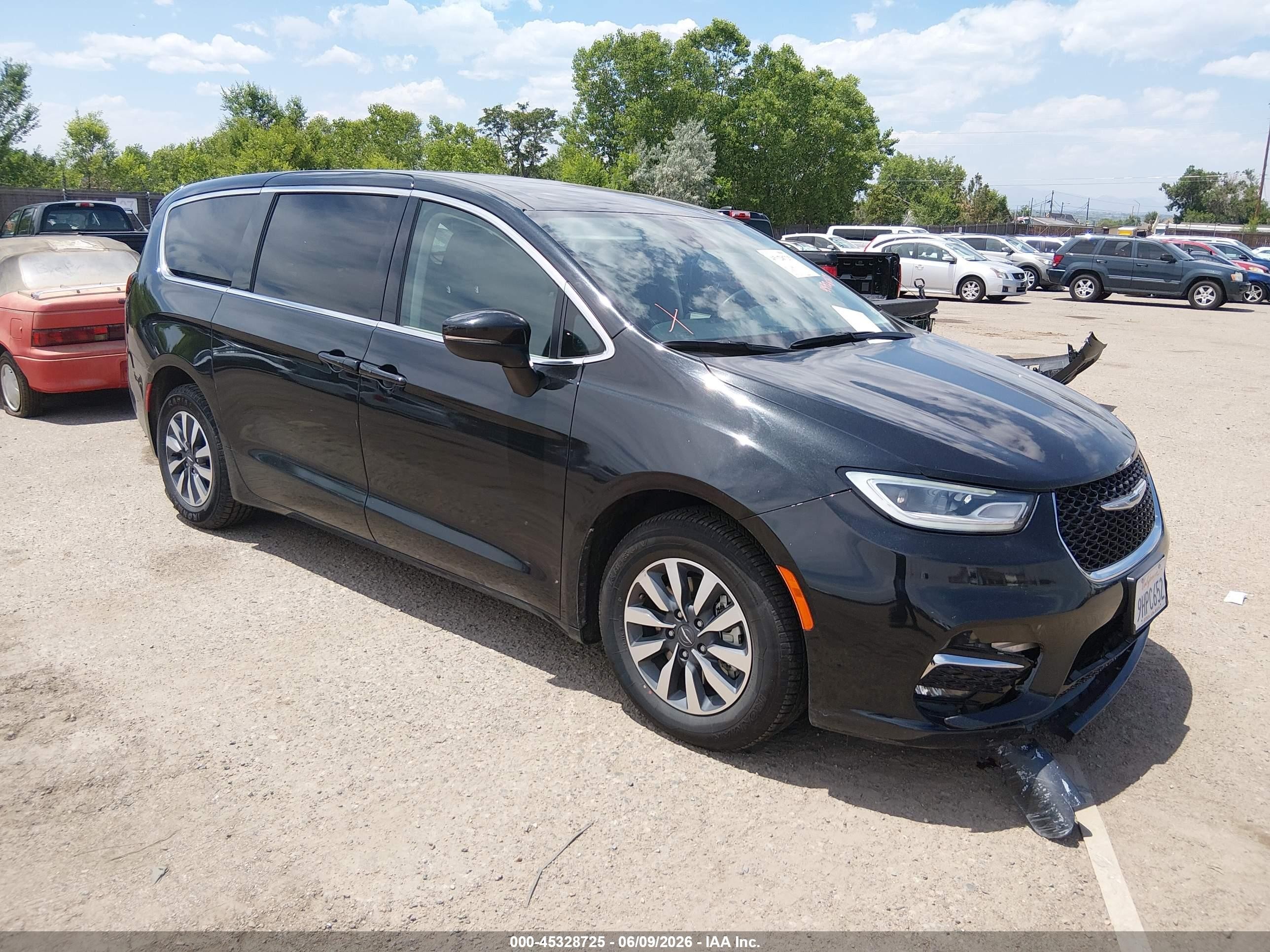 2023 Chrysler Pacifica Hybrid Touring L Black vin: 2C4RC1L7XPR626054