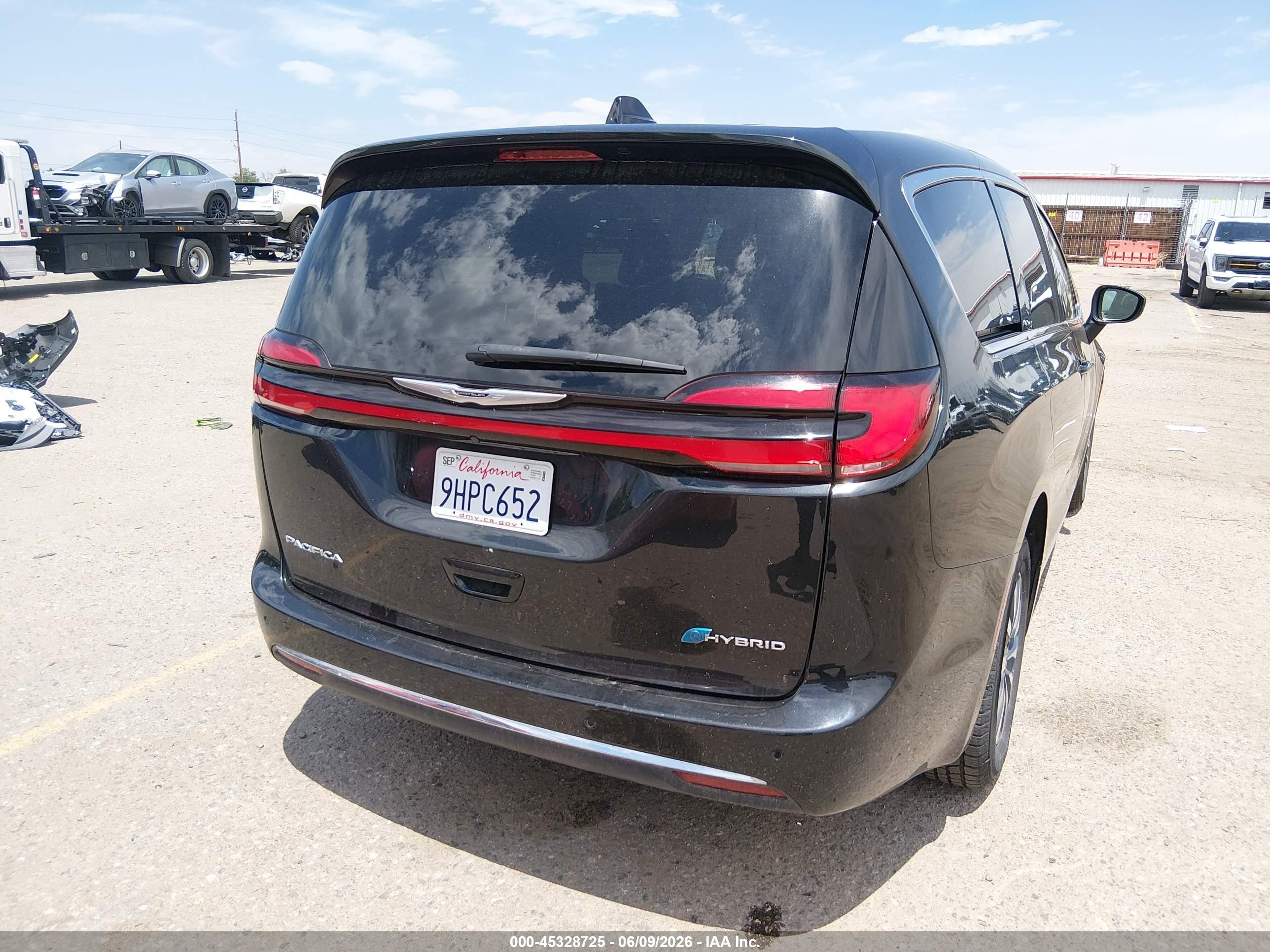 2023 Chrysler Pacifica Hybrid Touring L Black vin: 2C4RC1L7XPR626054
