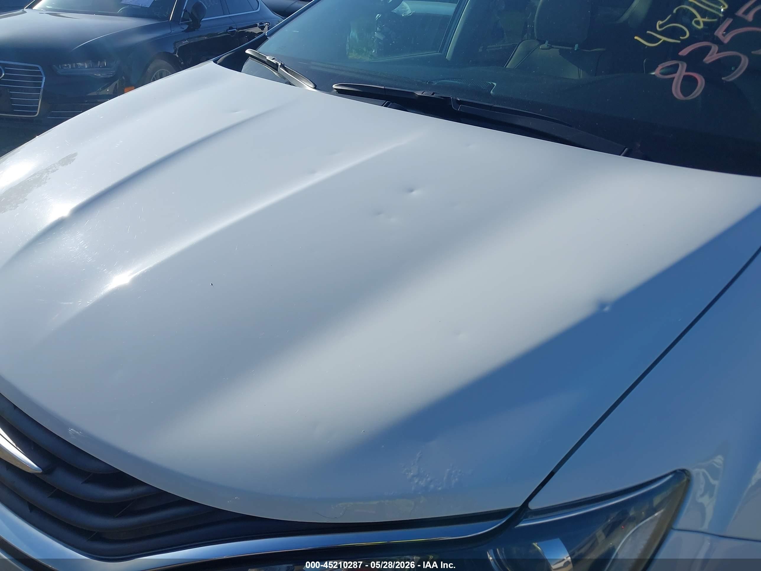 2017 Chrysler Pacifica Hybrid Platinum White vin: 2C4RC1N70HR709488
