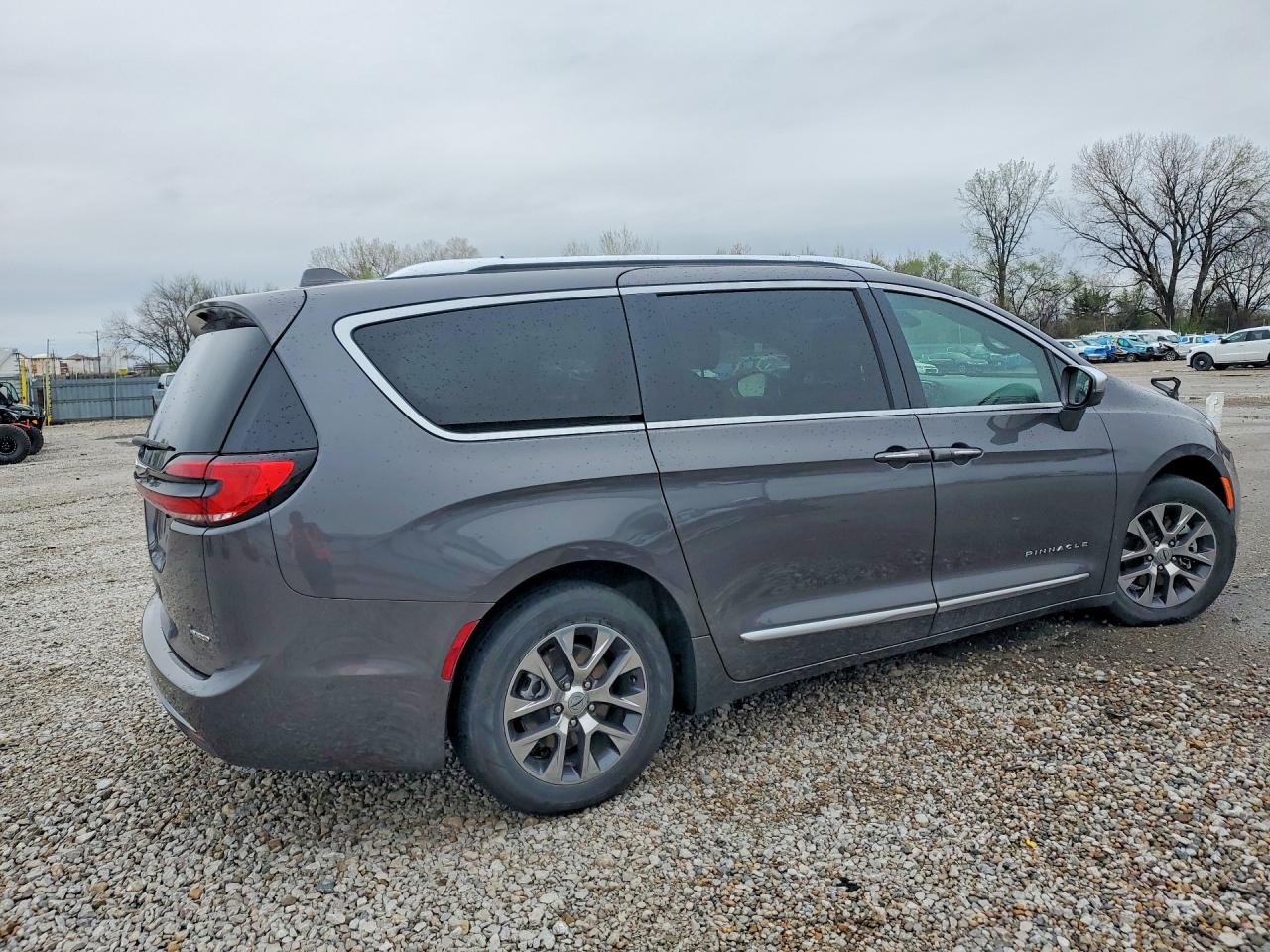 2022 Chrysler Pacifica Hybrid Pinnacle Gray vin: 2C4RC1N72NR101385