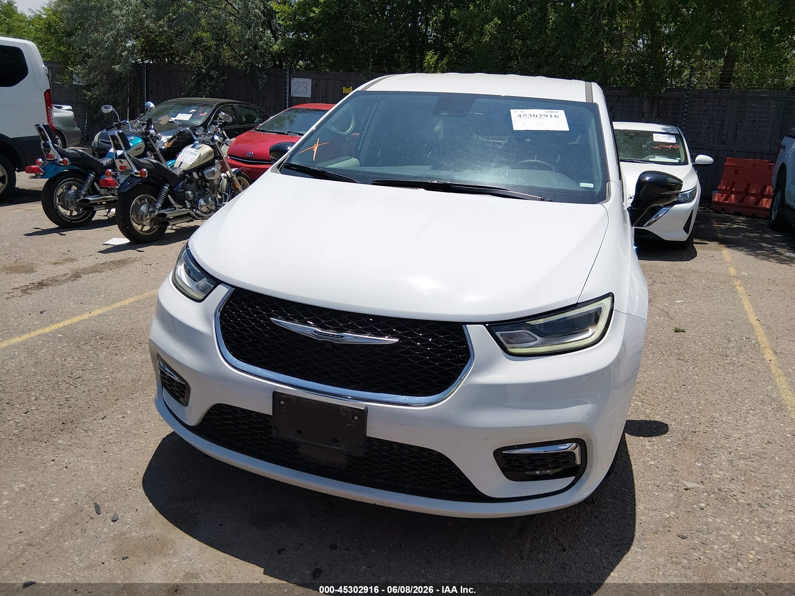 2024 Chrysler Pacifica Hybrid Select White vin: 2C4RC1S71RR198735
