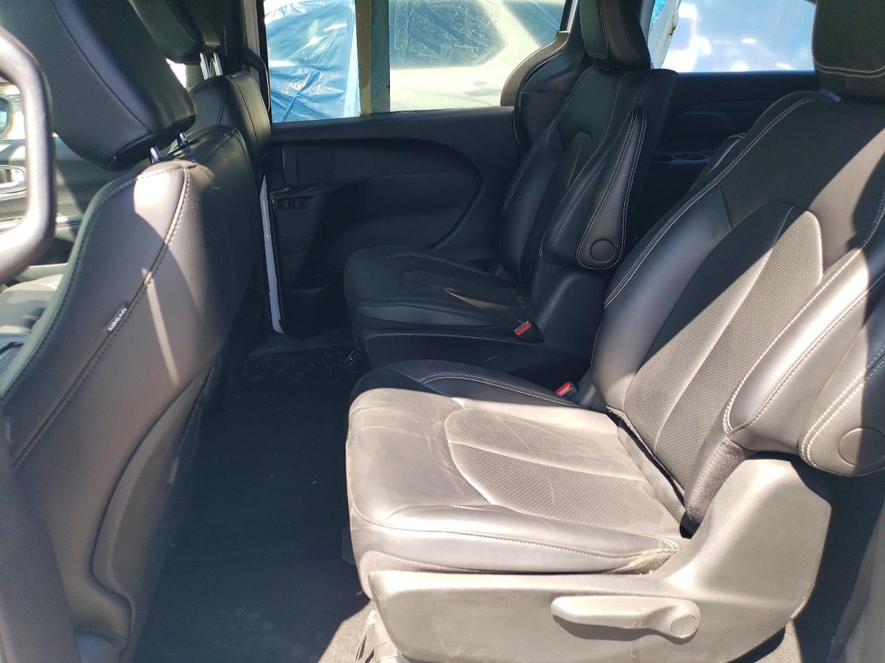 2024 Chrysler Pacifica Hybrid Select White vin: 2C4RC1S79RR158421
