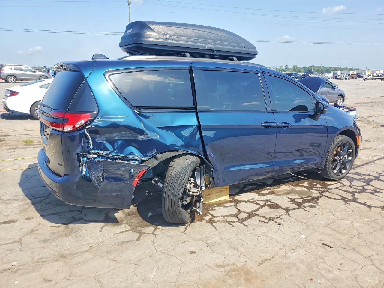 2023 Chrysler Pacifica Touring L Blue vin: 2C4RC3BG4PR573218