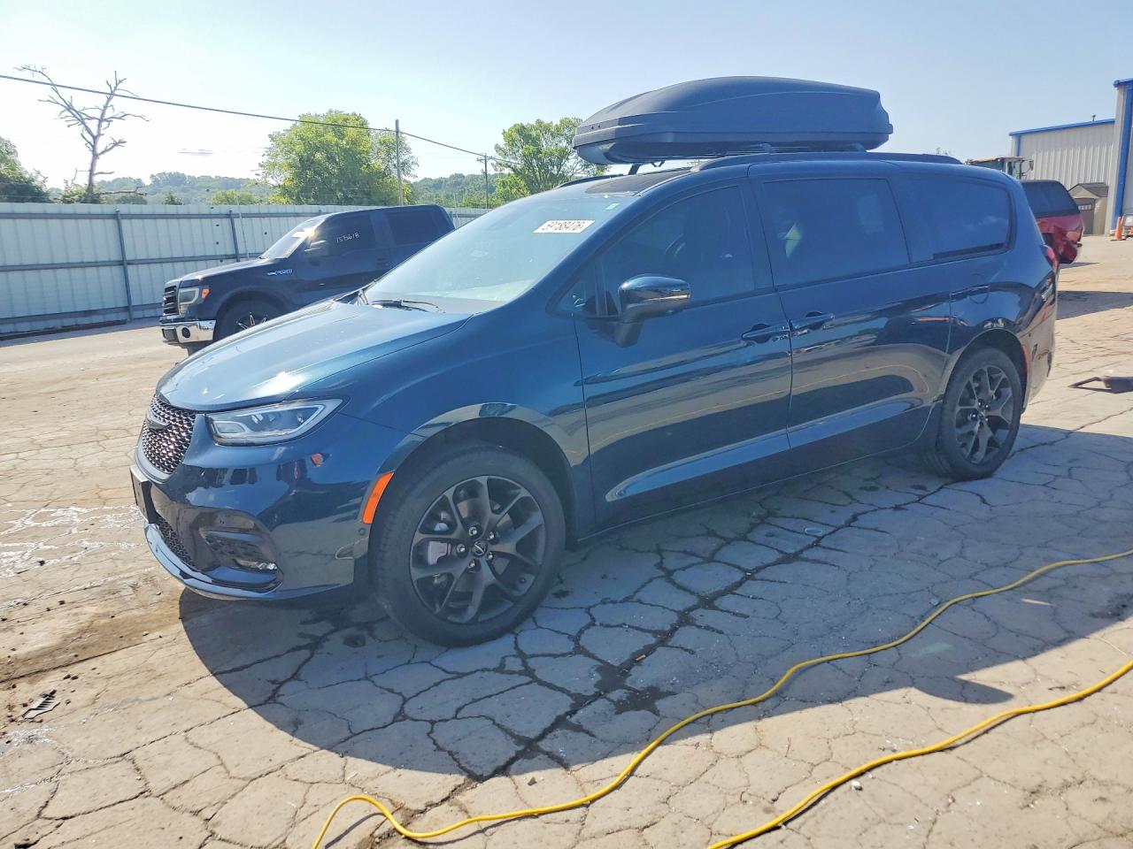 2023 Chrysler Pacifica Touring L Blue vin: 2C4RC3BG4PR573218