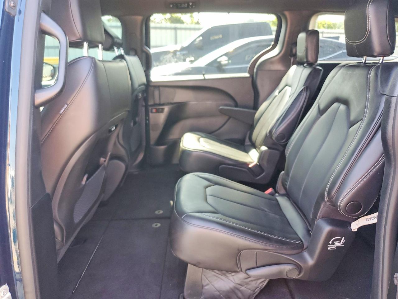 2023 Chrysler Pacifica Touring L Blue vin: 2C4RC3BG4PR573218