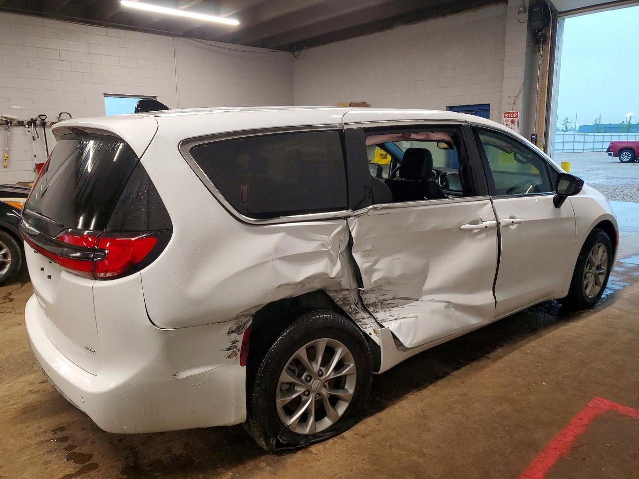 2026 Chrysler Pacifica Select White vin: 2C4RC3BG6TR174384