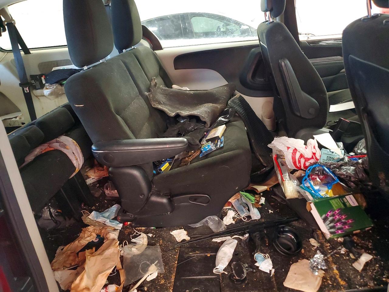2015 Dodge Grand Caravan Красный vin: 2C4RDGBG0FR607027