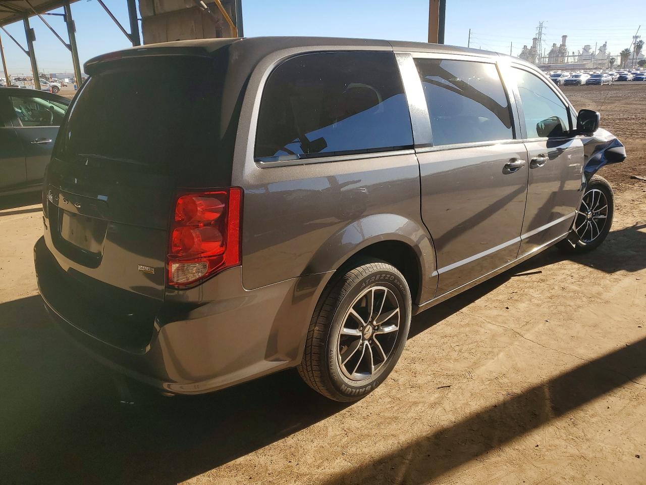 2018 Dodge Grand Caravan Se Серый vin: 2C4RDGBG0JR201130