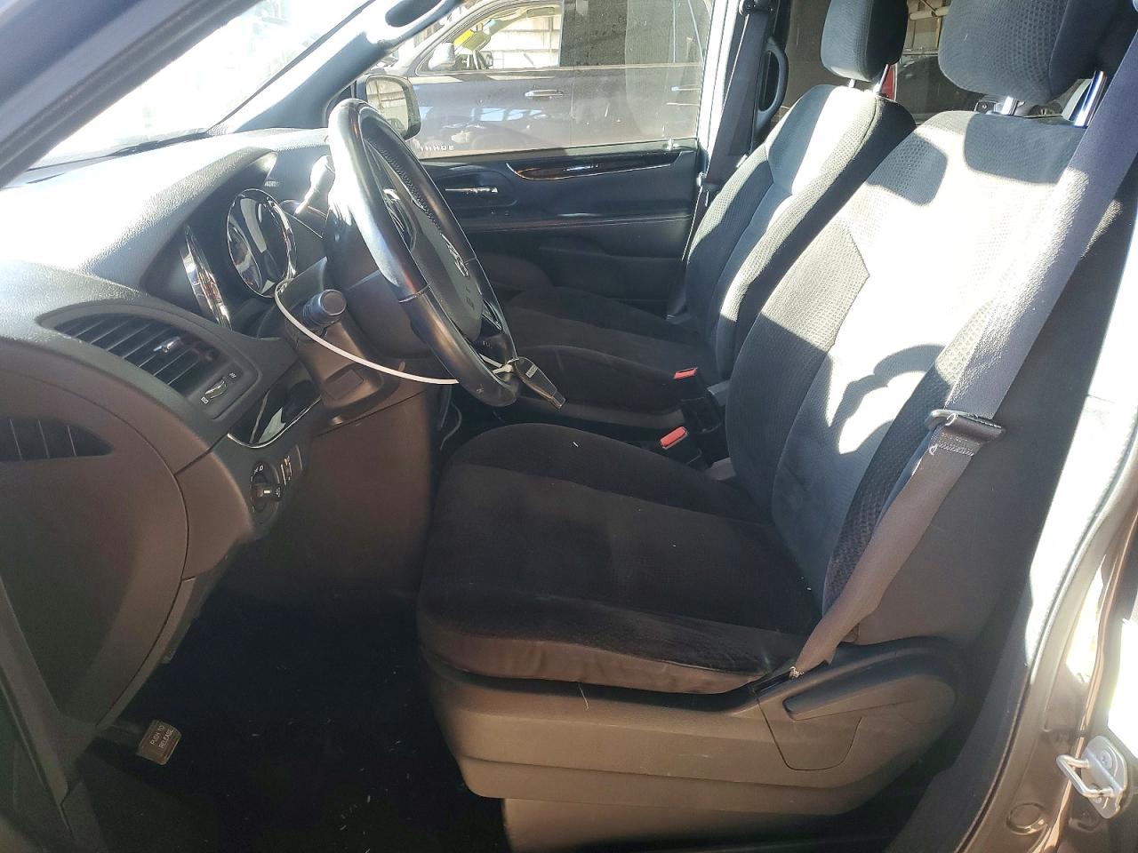 2018 Dodge Grand Caravan Se Серый vin: 2C4RDGBG0JR201130