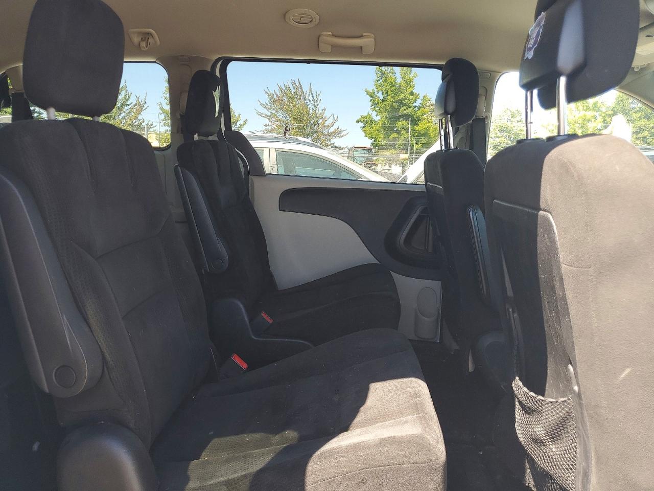 2015 Dodge Grand Caravan Se White vin: 2C4RDGBG1FR623446