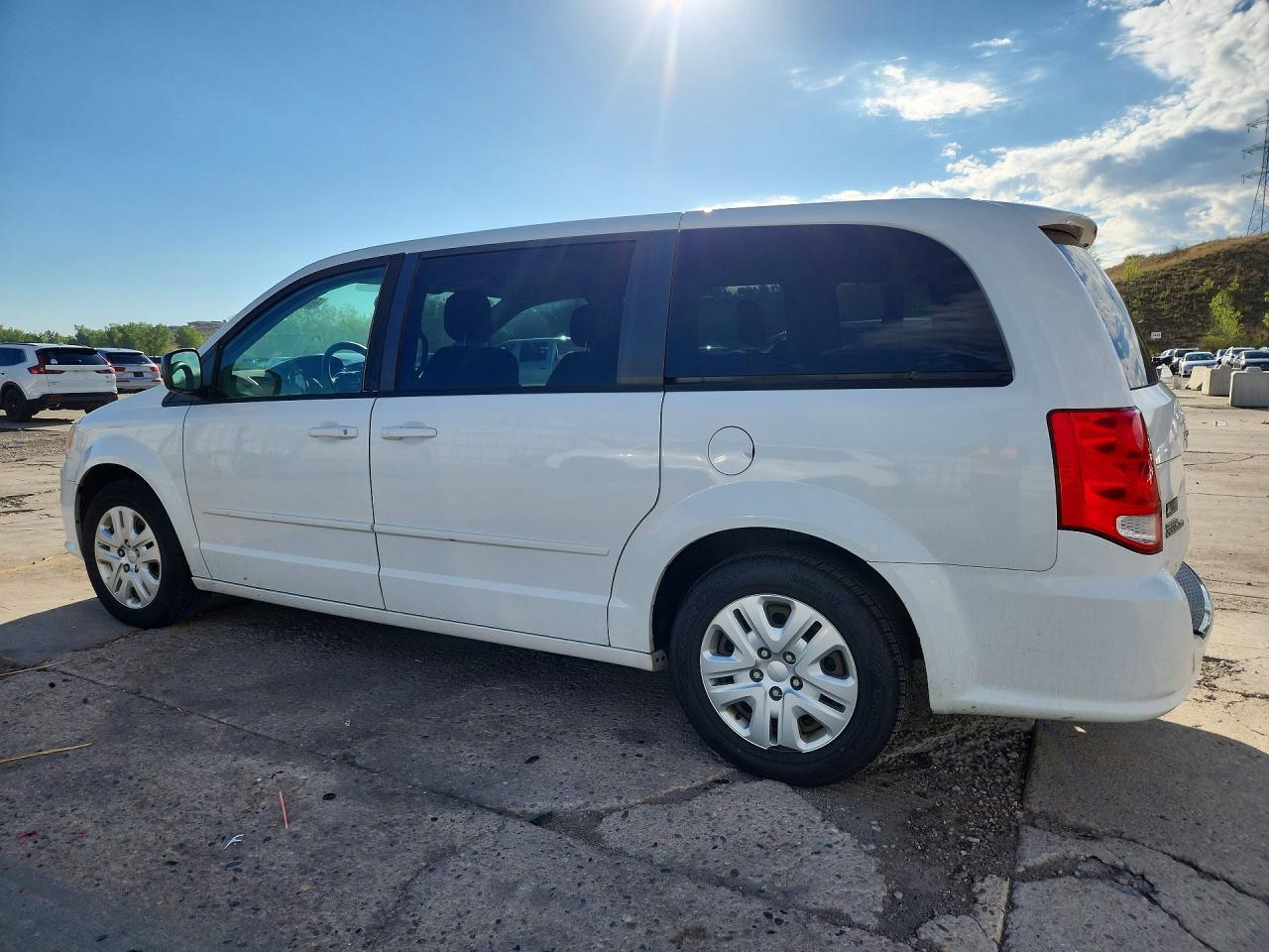 2014 Dodge Grand Caravan Se White vin: 2C4RDGBG2ER393172