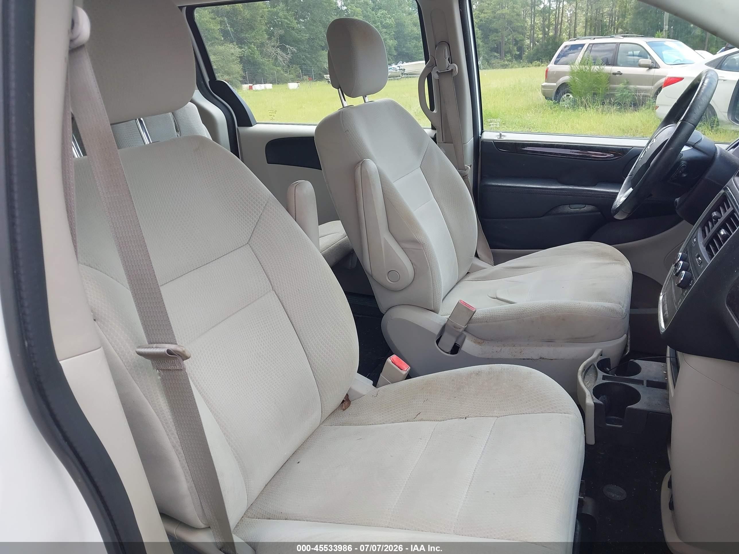 2015 Dodge Grand Caravan American Value Pkg Белый vin: 2C4RDGBG2FR511237