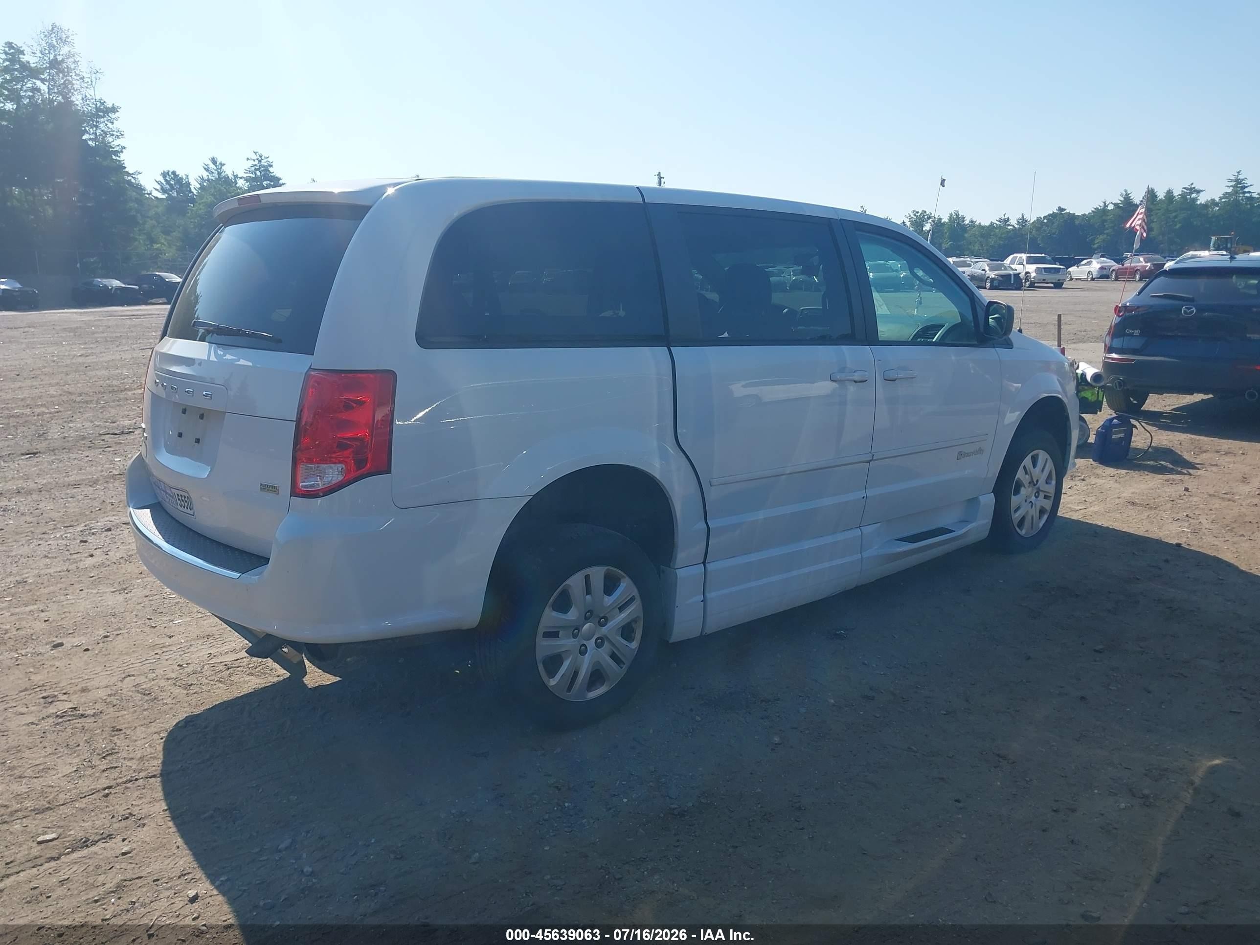 2015 Dodge Grand Caravan Avp/se Белый vin: 2C4RDGBG3FR686158