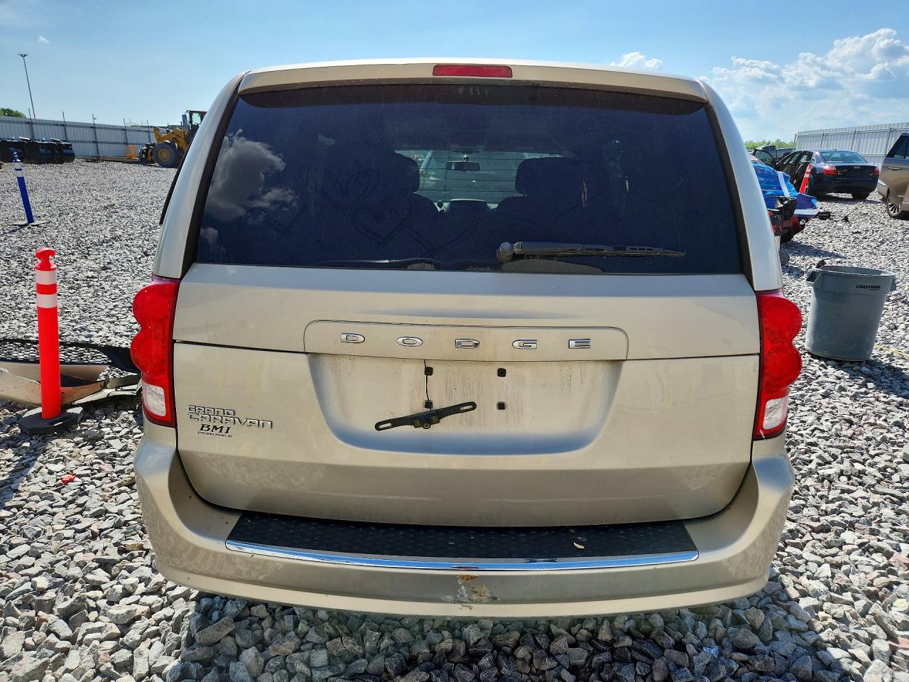 2015 Dodge Grand Caravan Se Желто-коричневый vin: 2C4RDGBG4FR558575