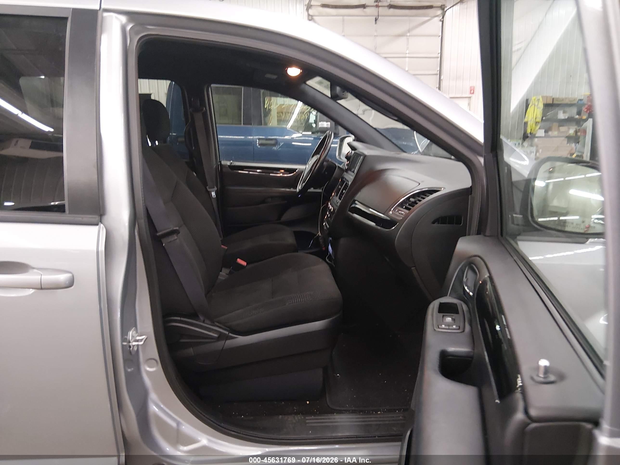 2020 Dodge Grand Caravan Se Plus Silver vin: 2C4RDGBG5LR232103