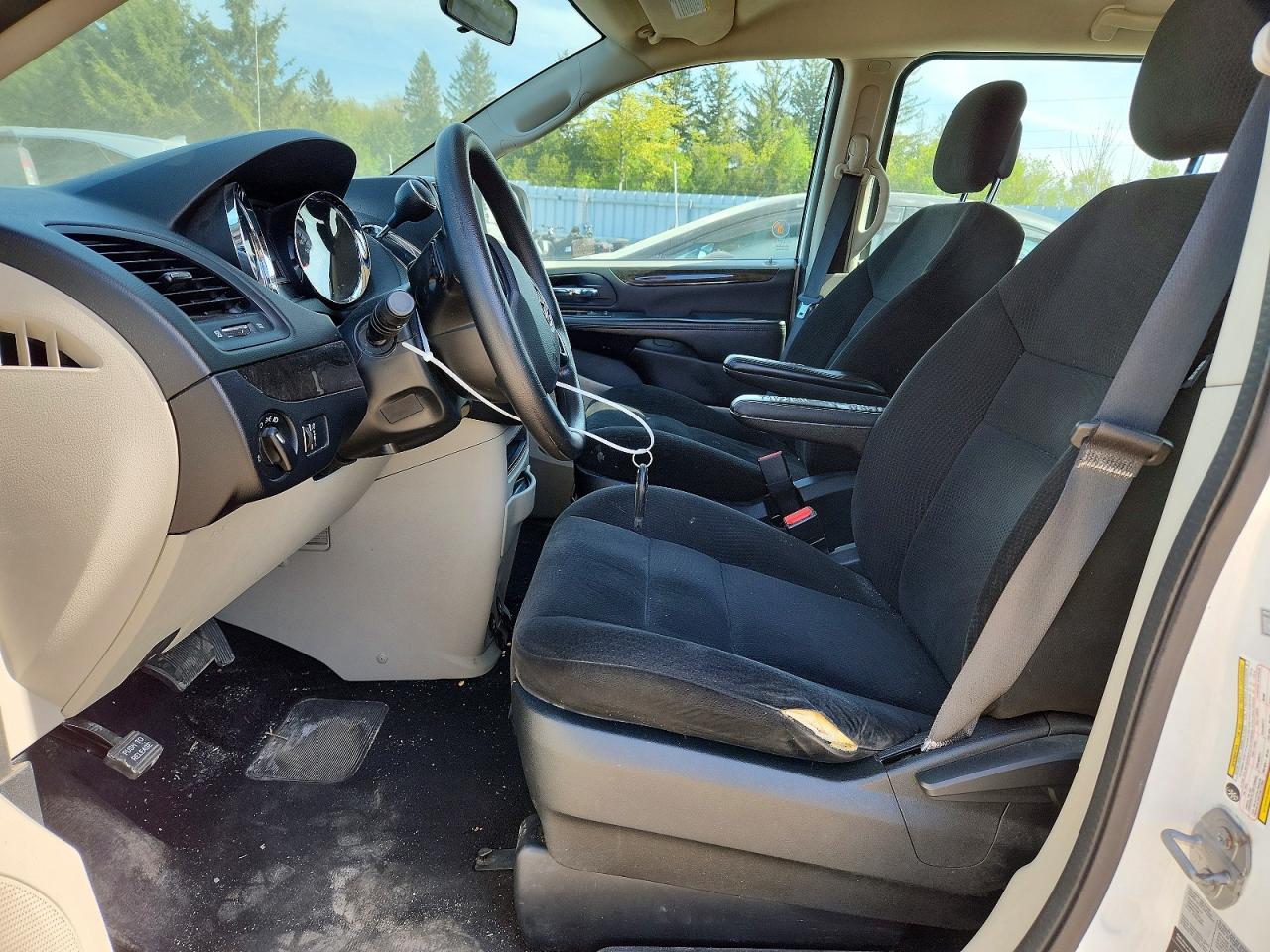 2016 Dodge Grand Caravan Se White vin: 2C4RDGBG7GR397690