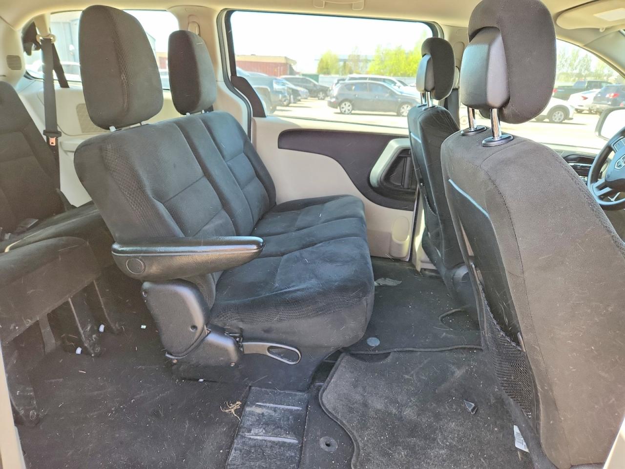 2016 Dodge Grand Caravan Se White vin: 2C4RDGBG7GR397690