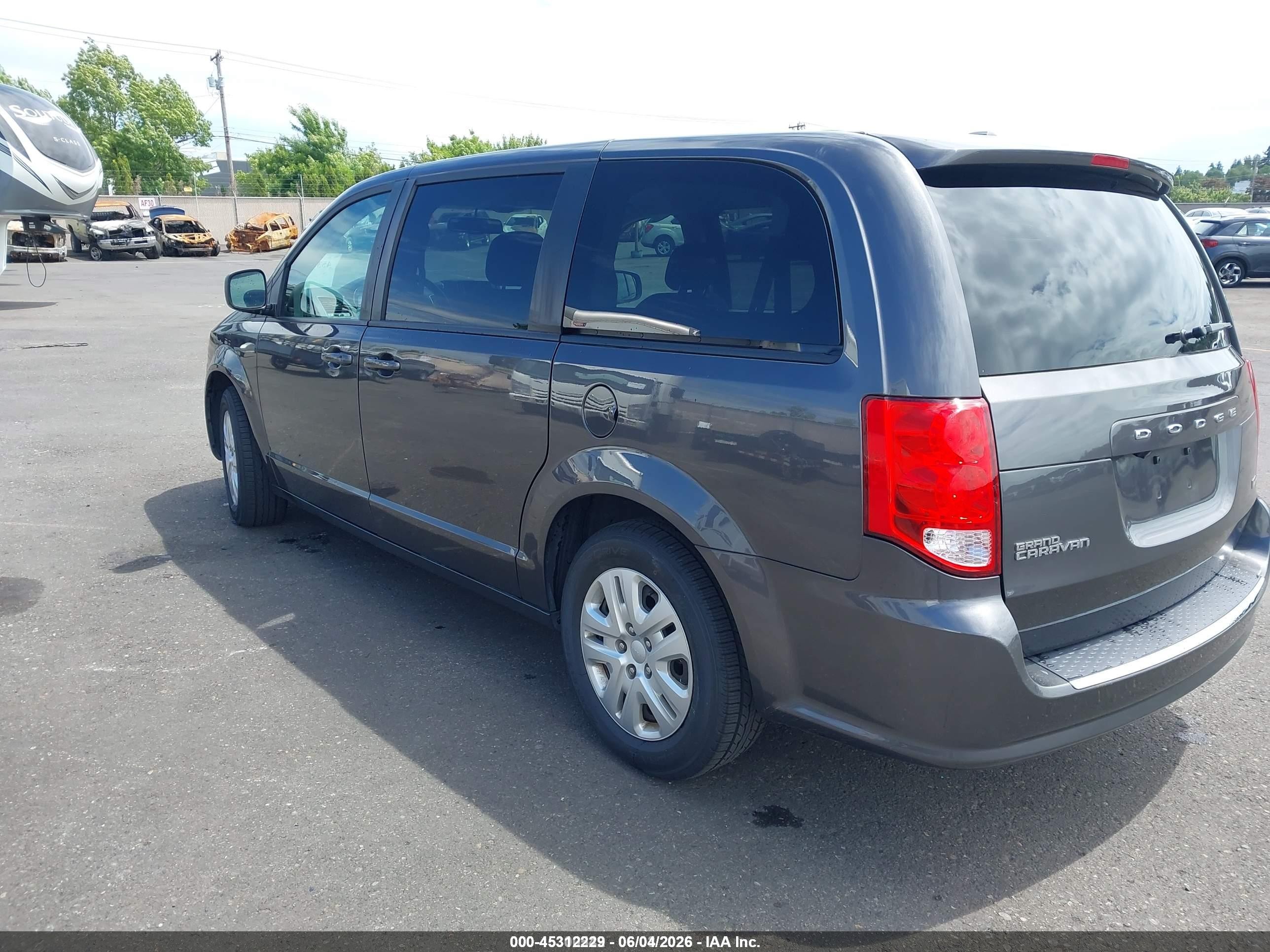 2018 Dodge Grand Caravan Se Gray vin: 2C4RDGBG7JR288752