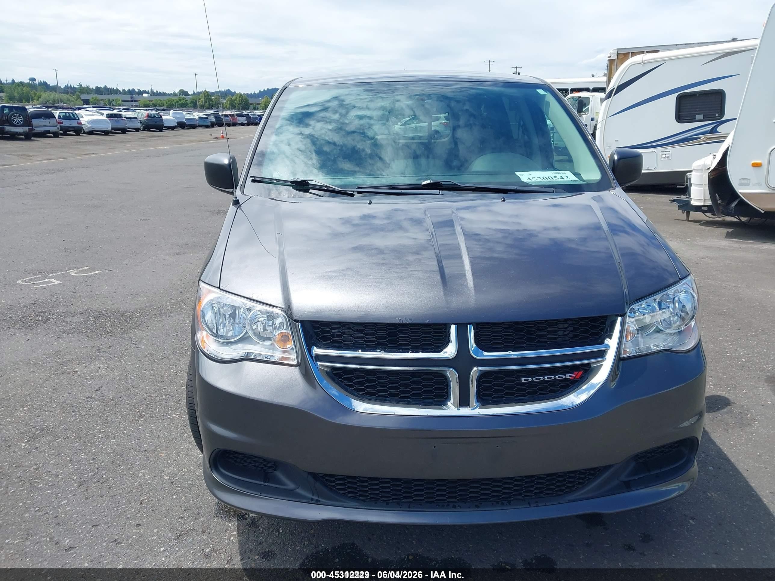 2018 Dodge Grand Caravan Se Gray vin: 2C4RDGBG7JR288752