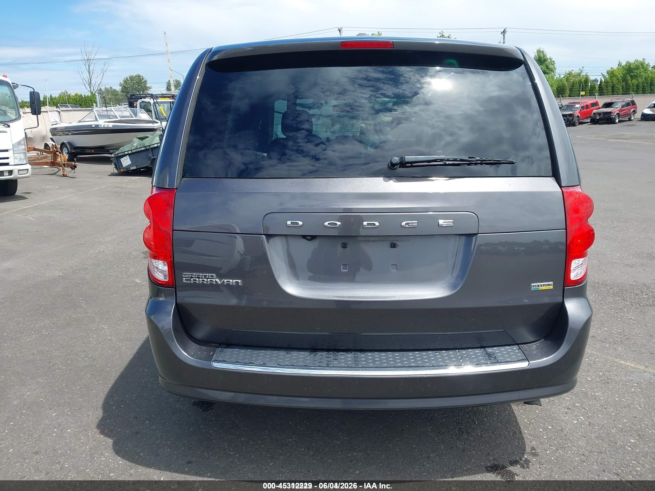 2018 Dodge Grand Caravan Se Gray vin: 2C4RDGBG7JR288752