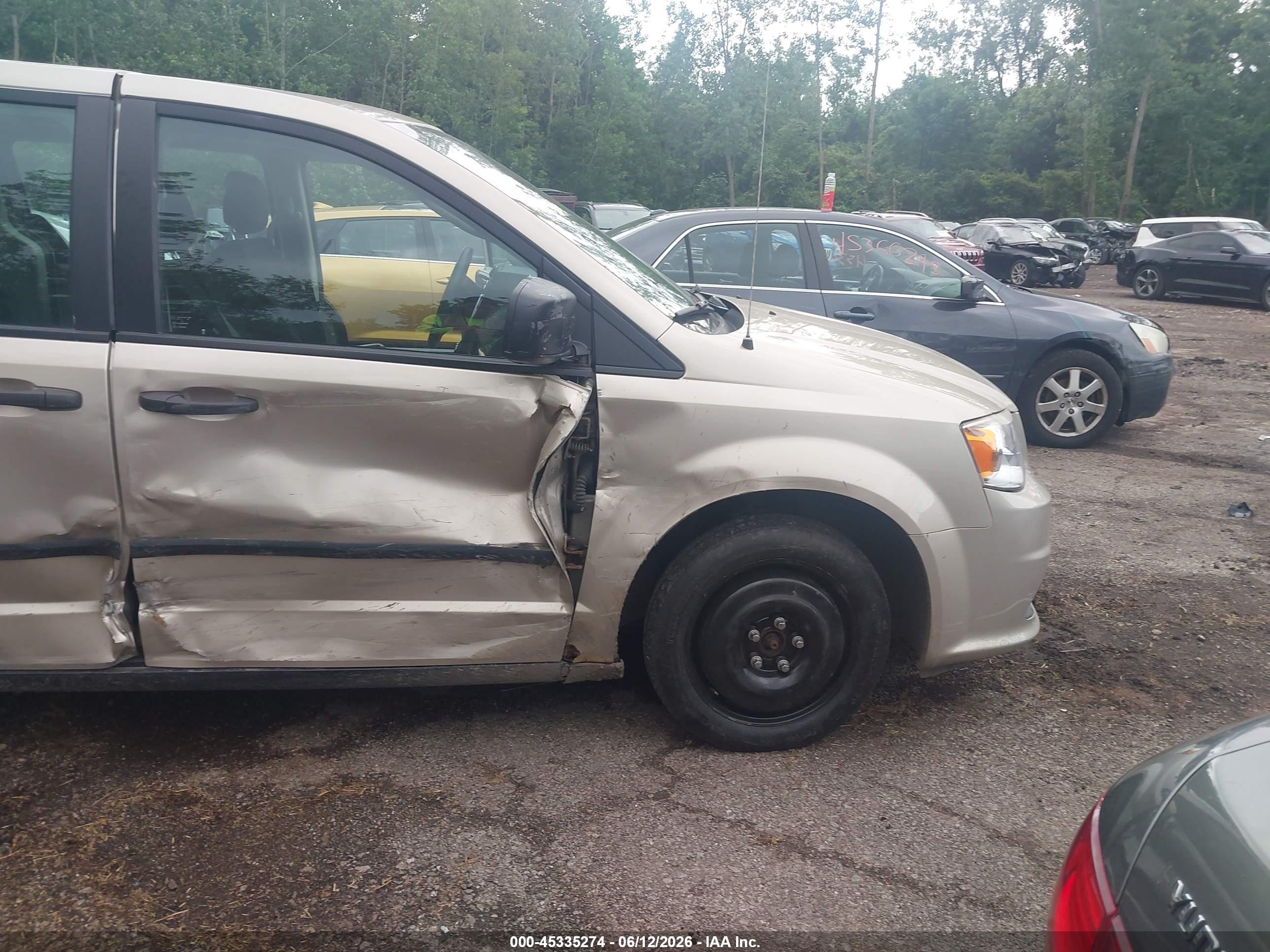 2014 Dodge Grand Caravan American Value Pkg Champagne vin: 2C4RDGBG8ER298650
