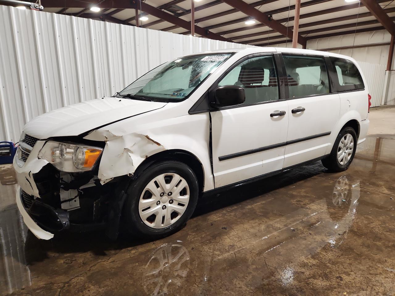 2015 Dodge Grand Caravan Se White vin: 2C4RDGBGXFR687386 Damage: Left Front Fender, Severe Damage, Replacement Required