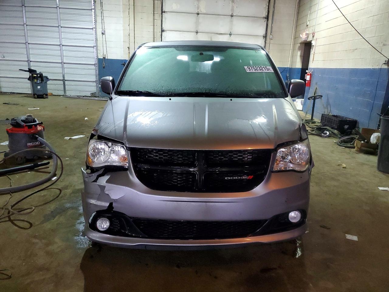 2013 Dodge Grand Caravan Sxt Silver vin: 2C4RDGCG0DR804081