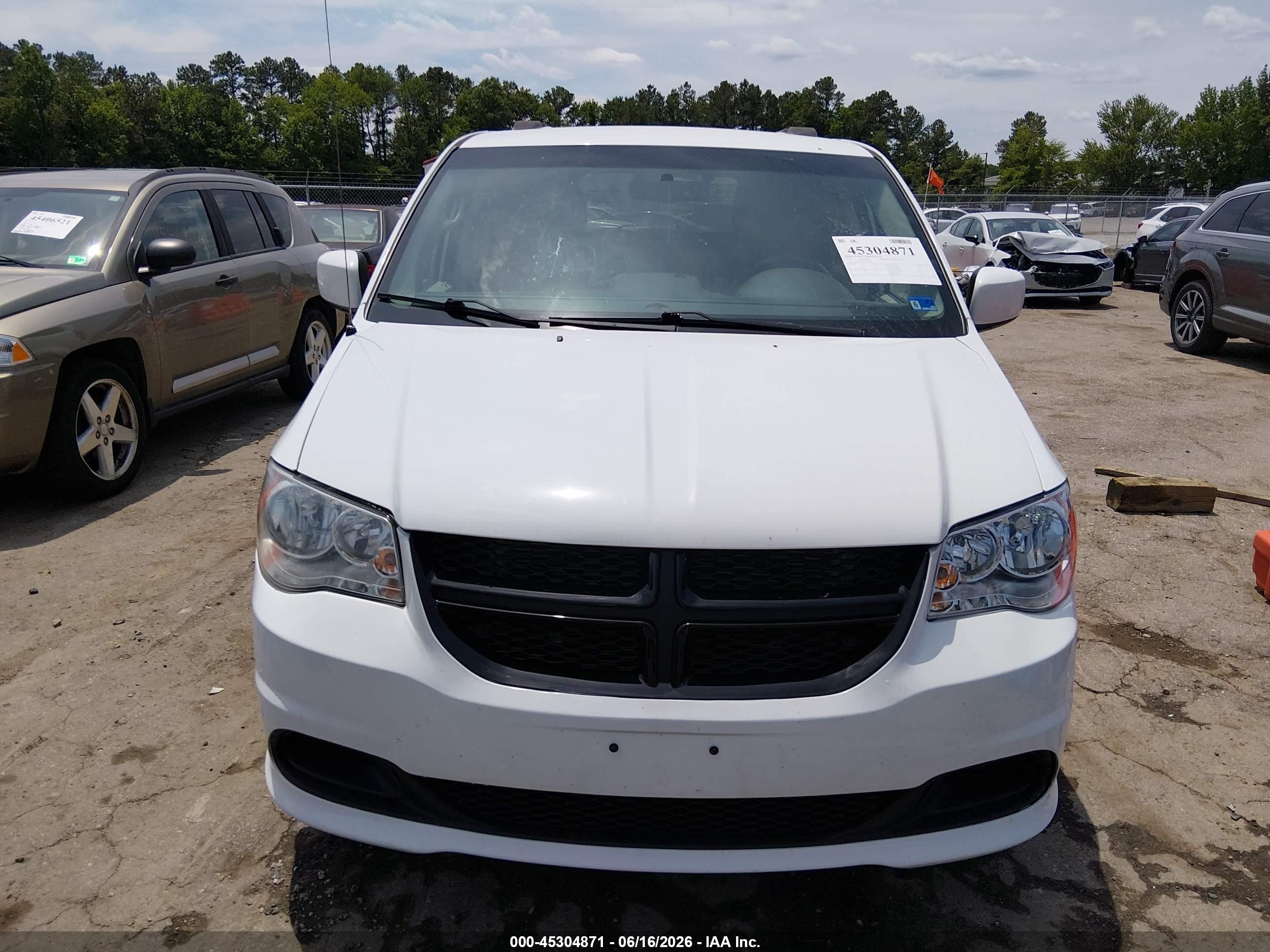 2014 Dodge Grand Caravan Sxt White vin: 2C4RDGCG0ER193776